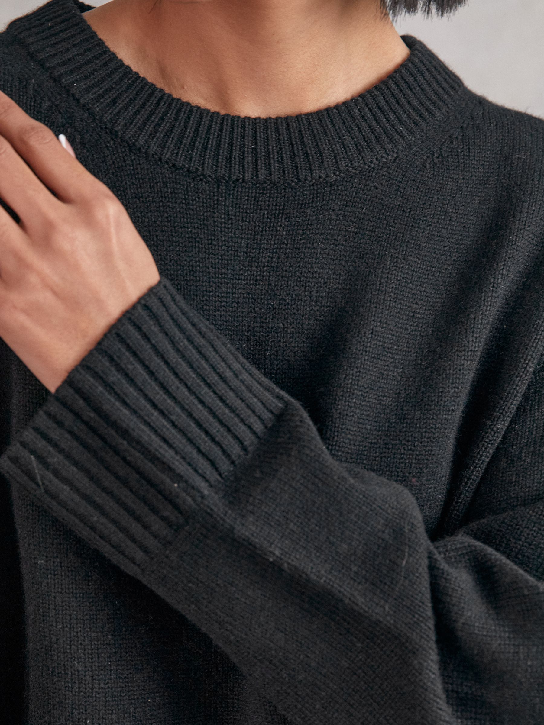 Wool-Cashmere Crew-Neck Jumper in Black - image 3