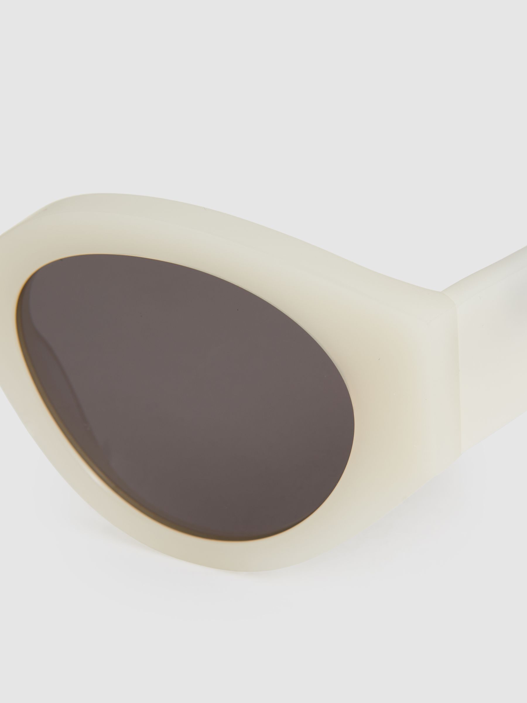 Monokel Eyewear Oval Sunglasses in Pearl Cream - Image 4 of 4
