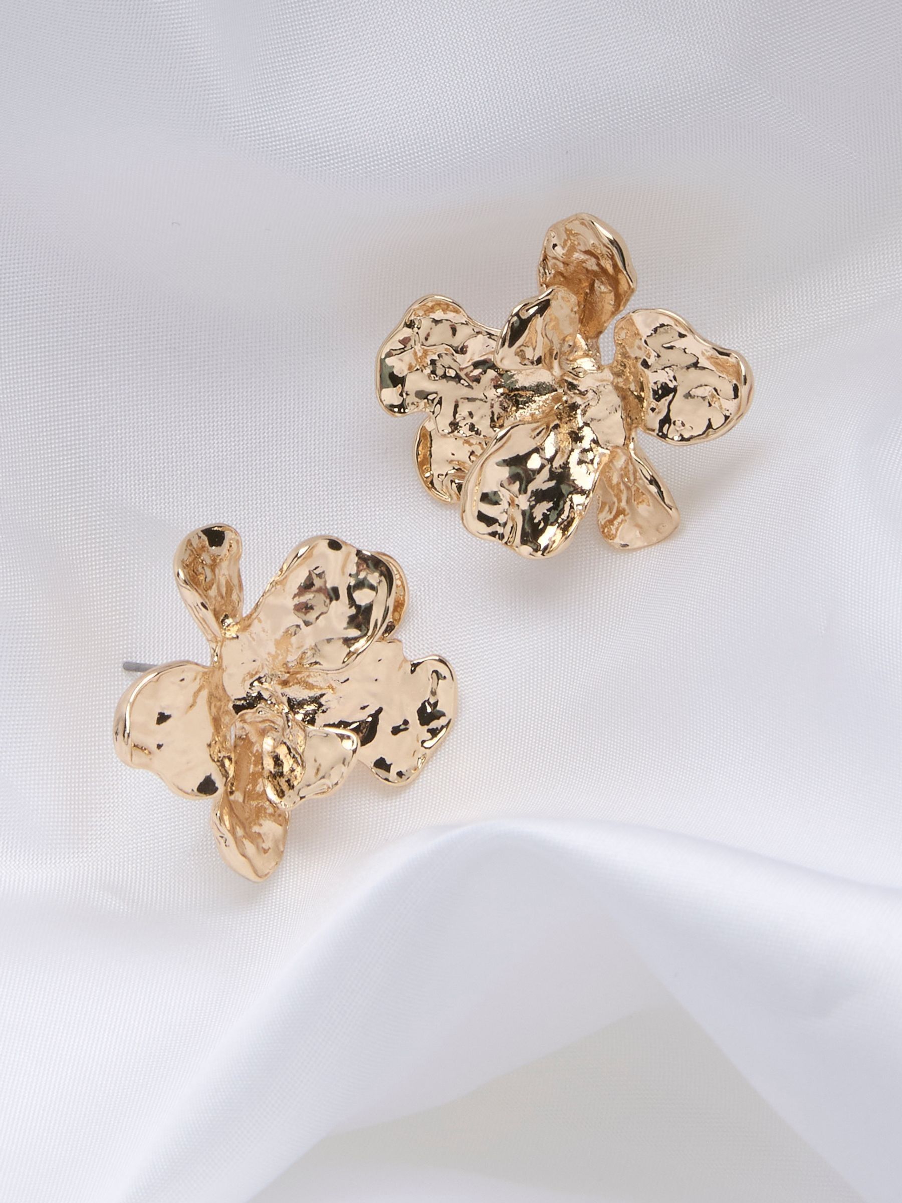 Gold Tone Large Flower Earrings - Image 3 of 3 Gold Tone Large Flower Earrings - Image 3 of 3