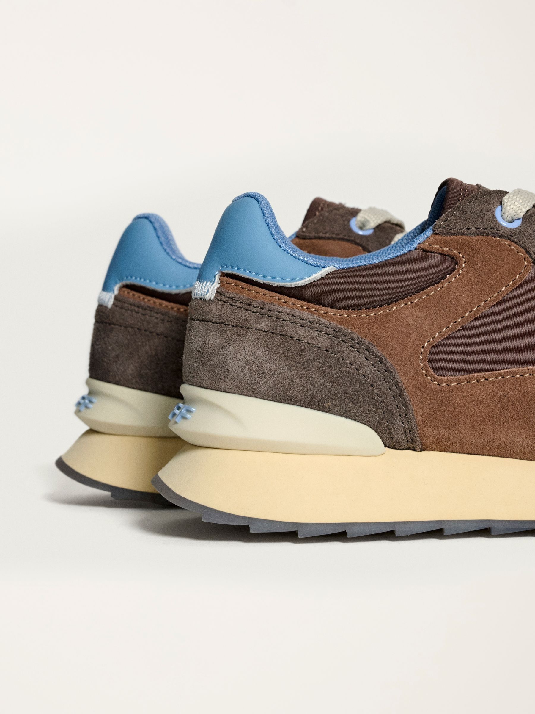 Brown City Amsterdam Trainers - Image 2 of 3