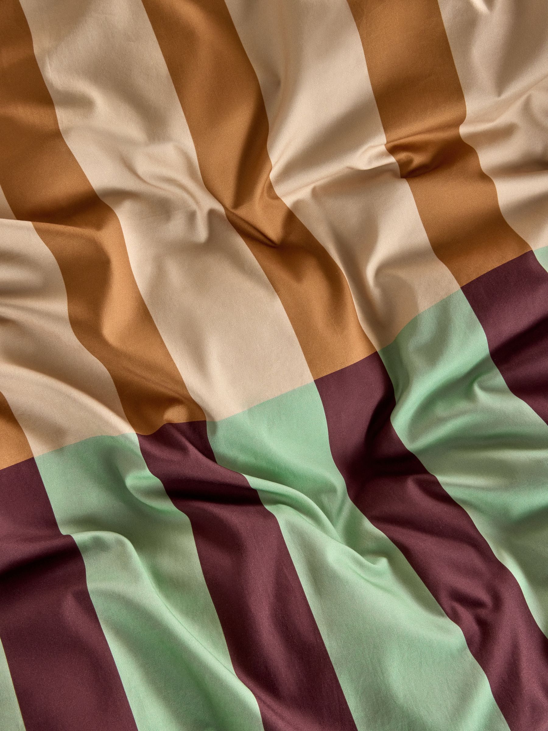 Terri 180 Thread Count Duvet Cover and Pillowcase Set in Rust - Image 3 of 4