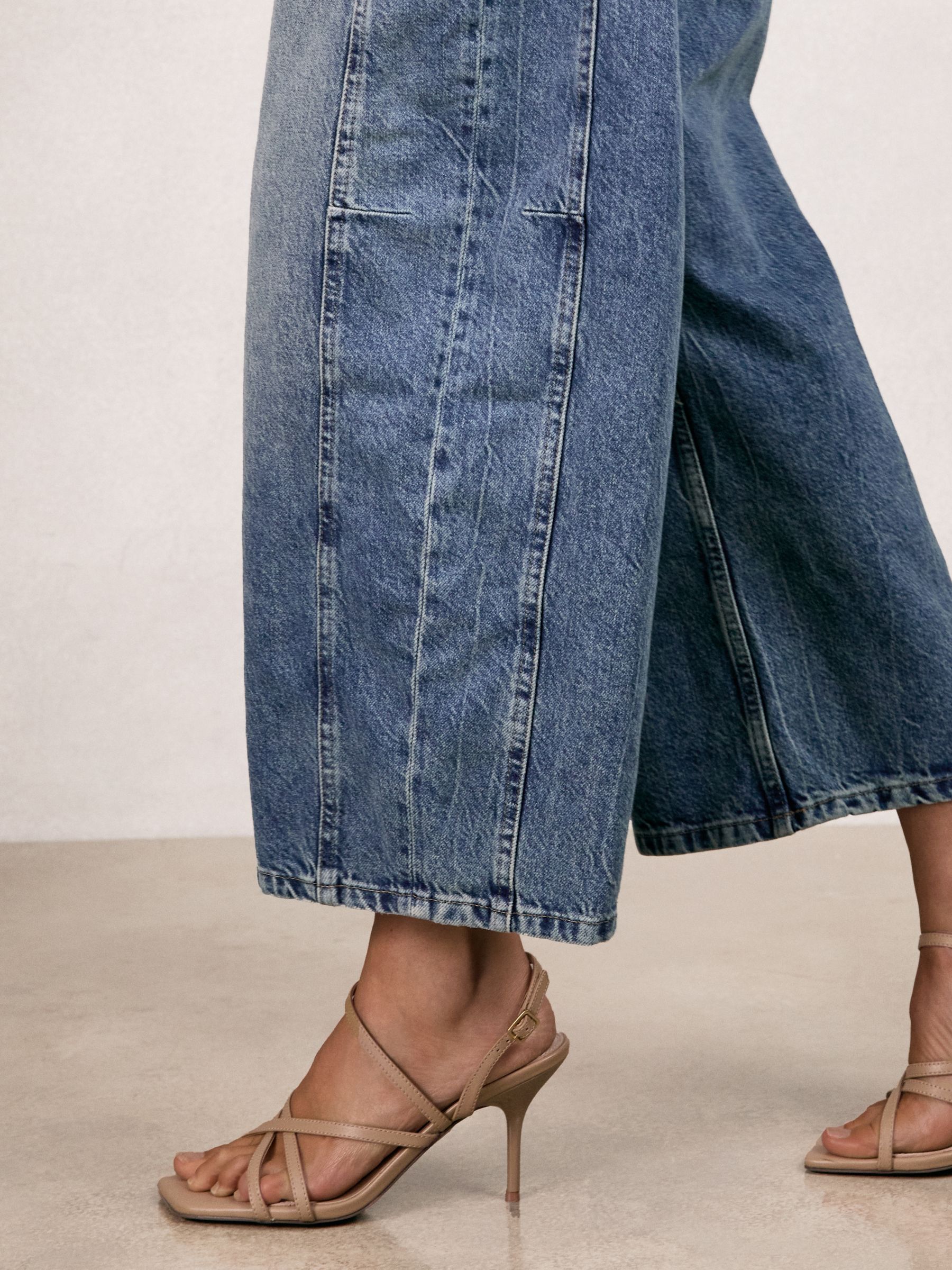 Good American Oversized Barrel Jeans in Indigo Blue - Image 3 of 6