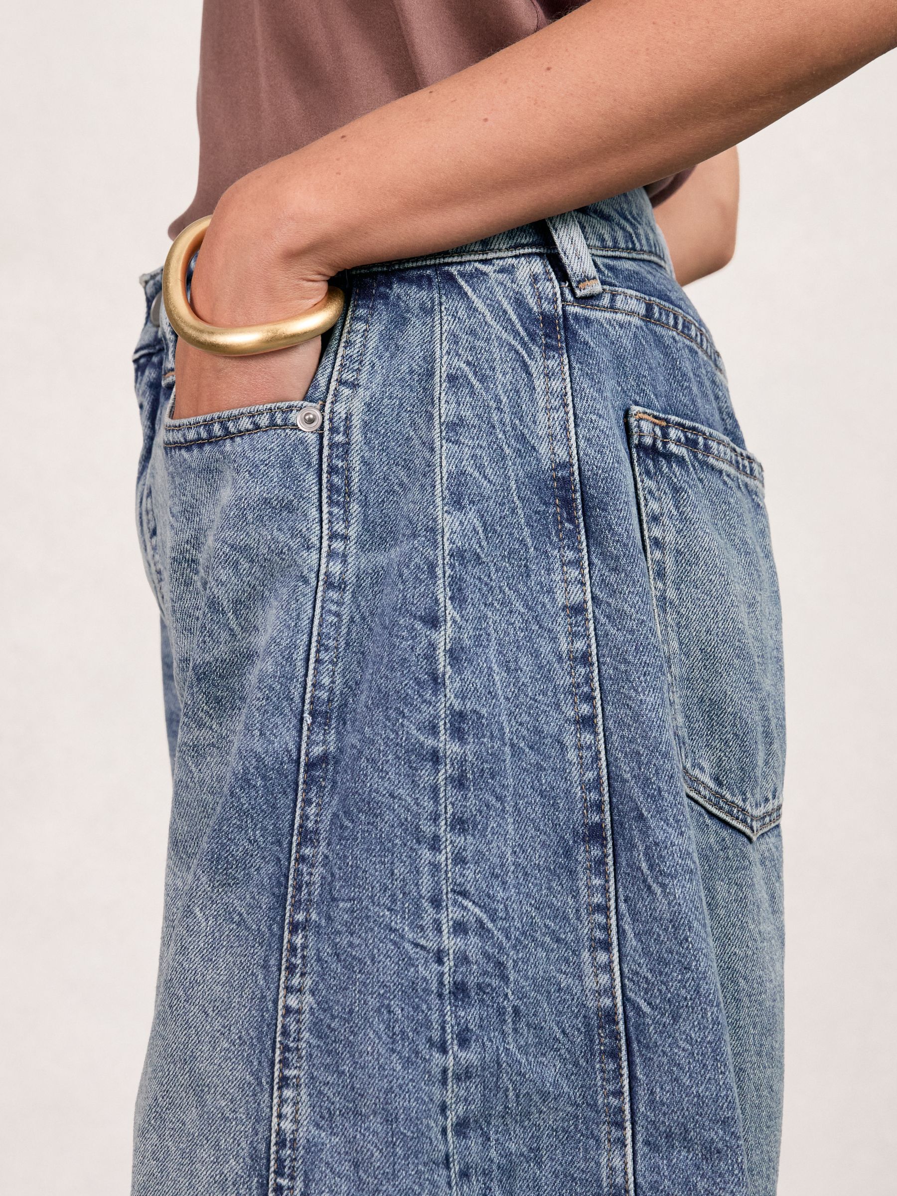 Good American Oversized Barrel Jeans in Indigo Blue - Image 4 of 6