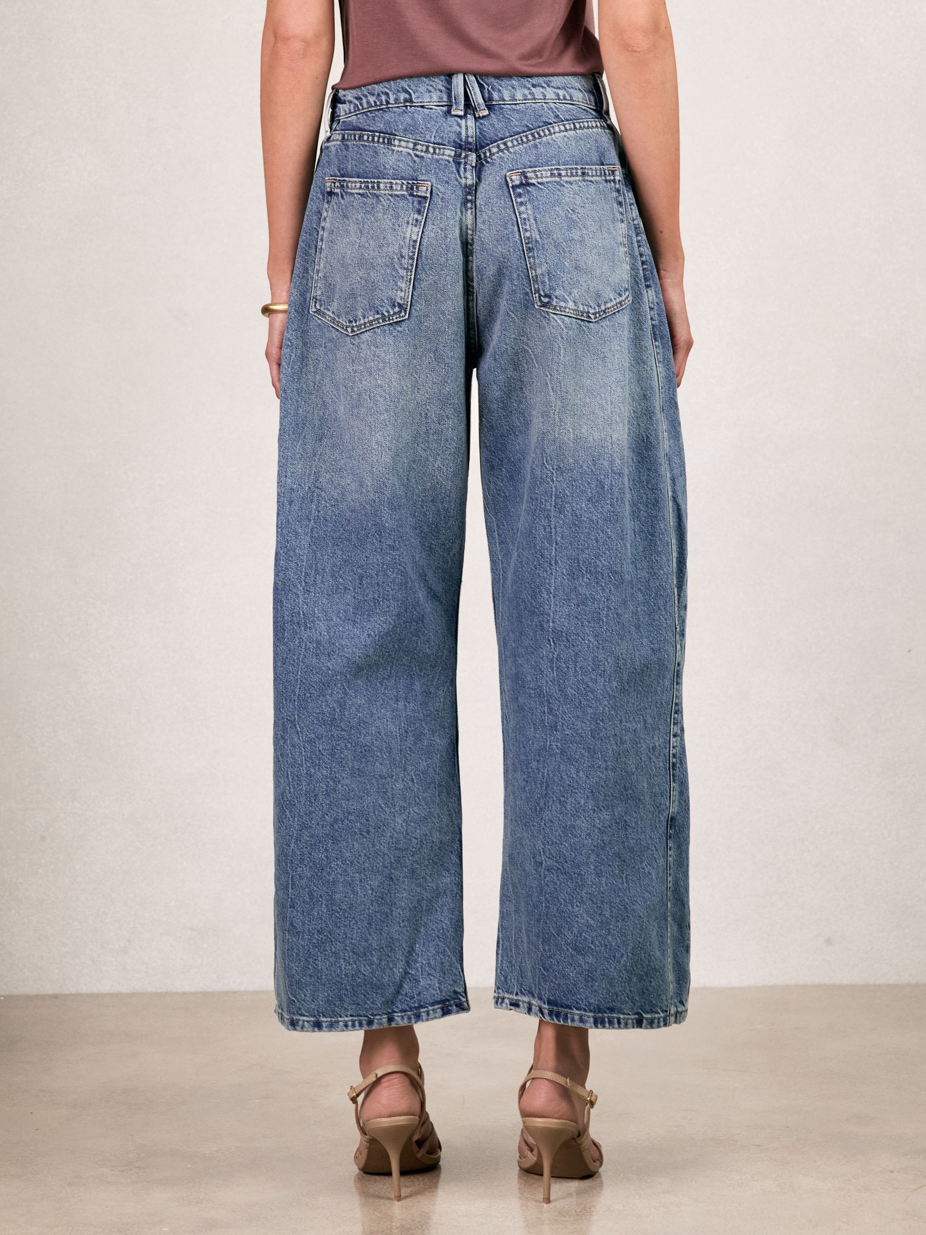 Good American Oversized Barrel Jeans in Indigo Blue - Image 5 of 6
