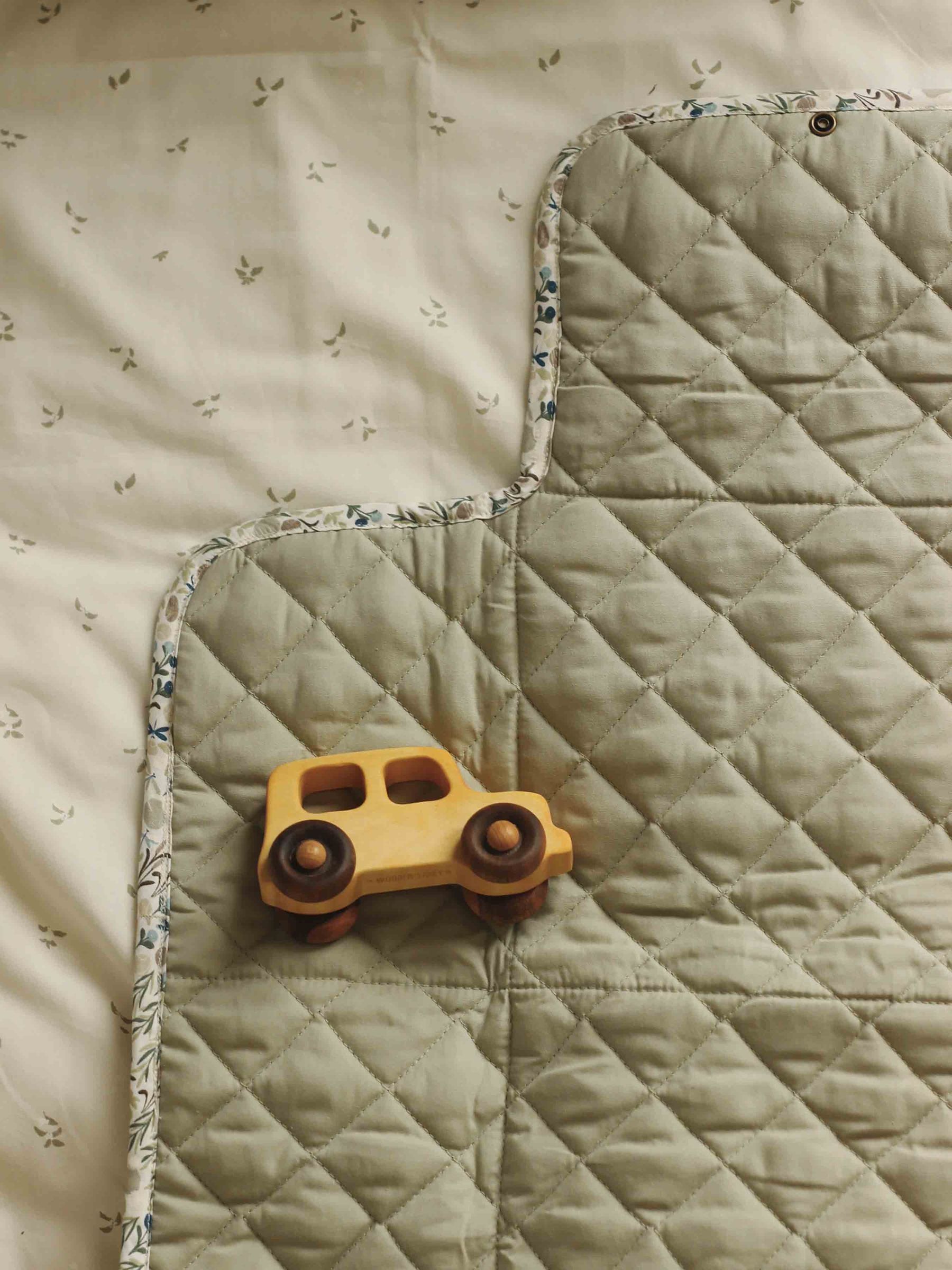 Riverbank Travel Changing Mat - Image 2 of 4 Riverbank Travel Changing Mat - Image 2 of 4