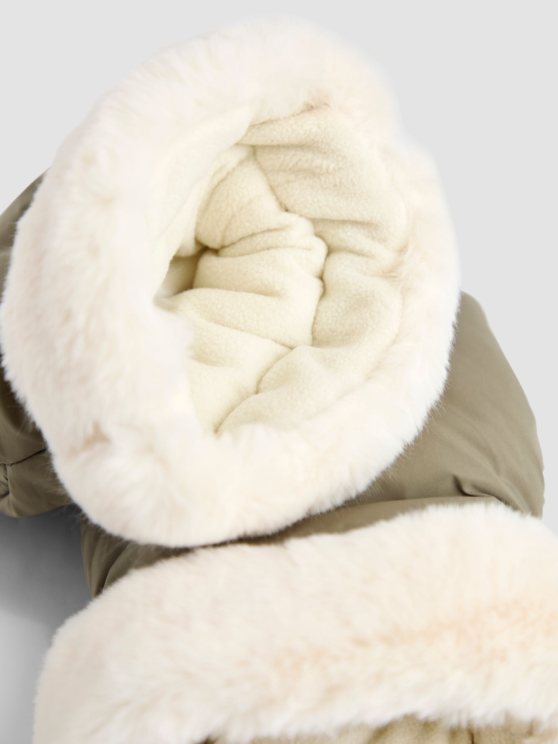 Deluxe Pram Gloves - Image 4 of 4