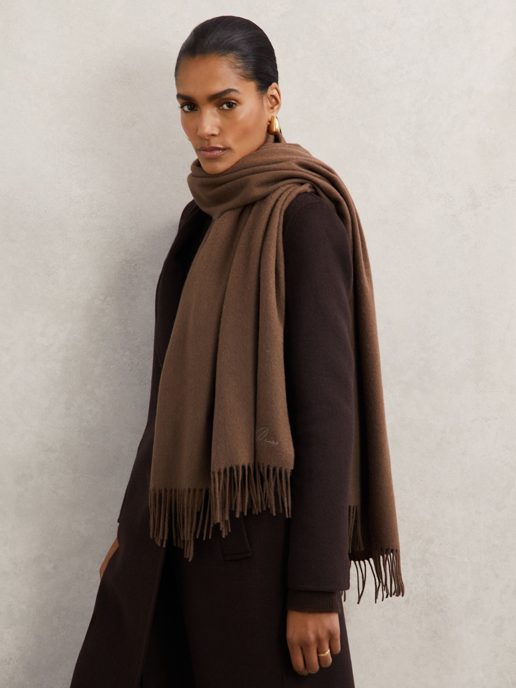 Wool-Cashmere Script-Logo Scarf in Taupe - Image 2 of 5