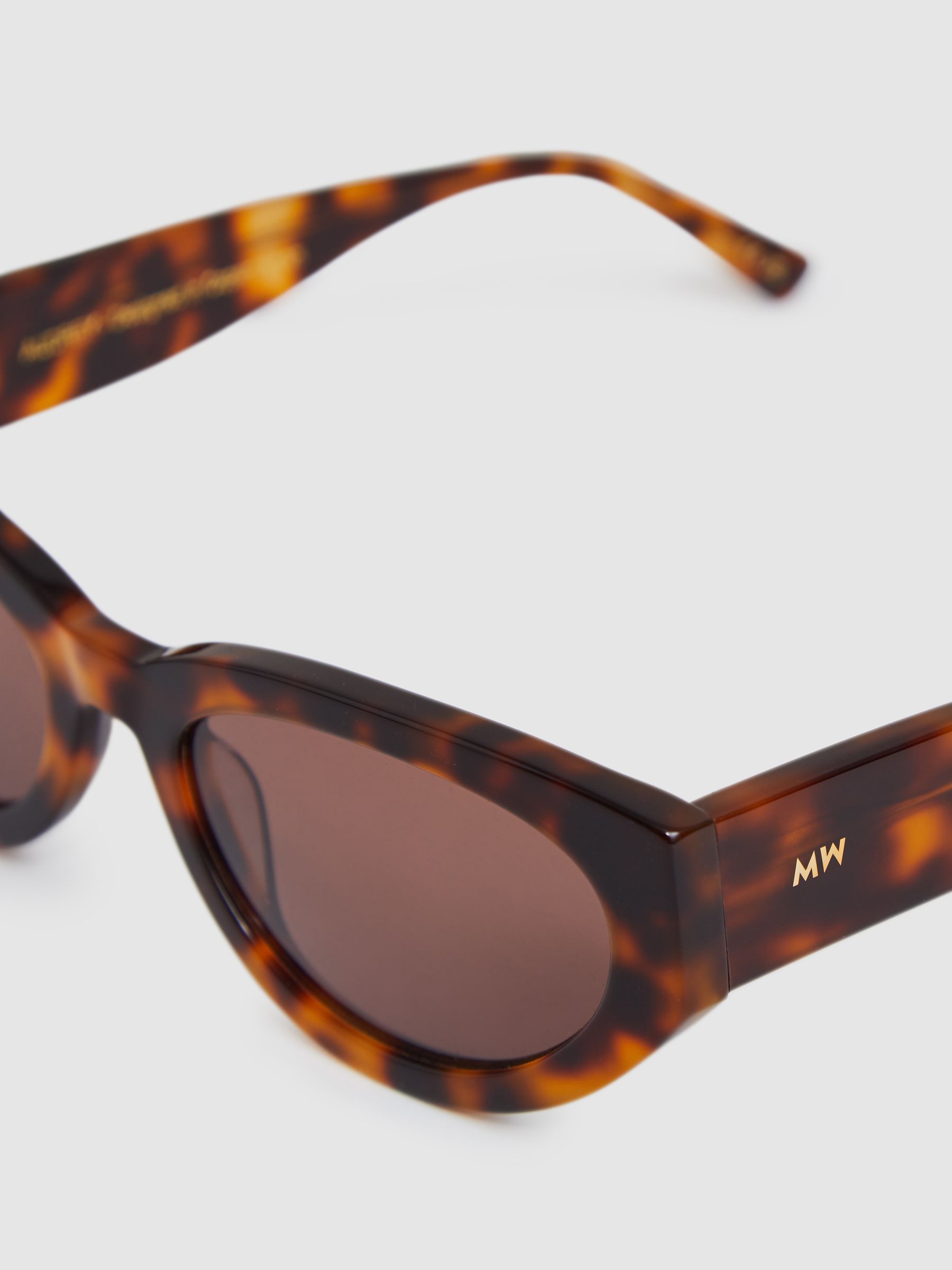 MESSYWEEKEND Oval Frame Sunglasses in Brown - Image 3 of 3