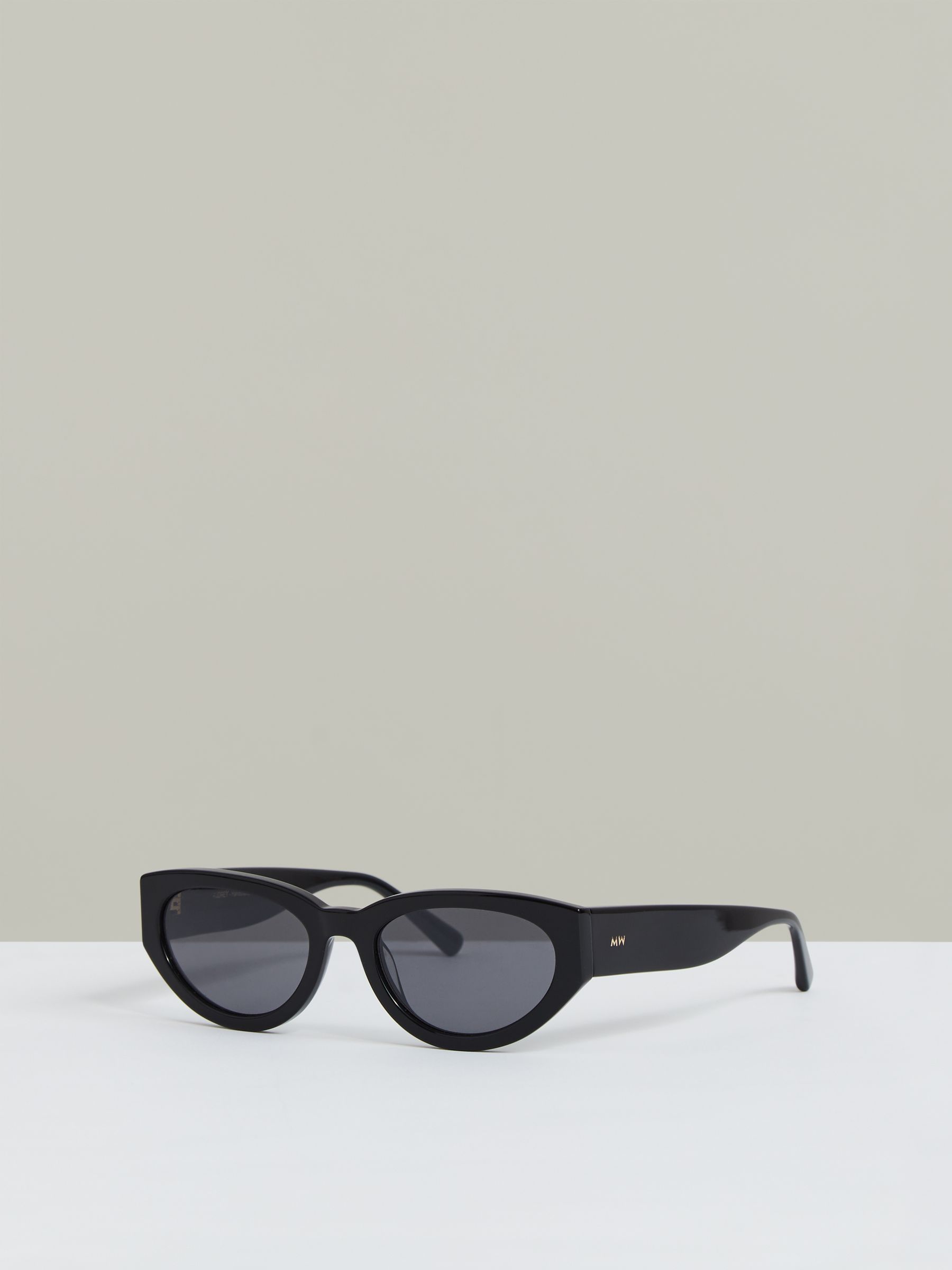 MESSYWEEKEND Oval Frame Sunglasses in Black - Image 2 of 3