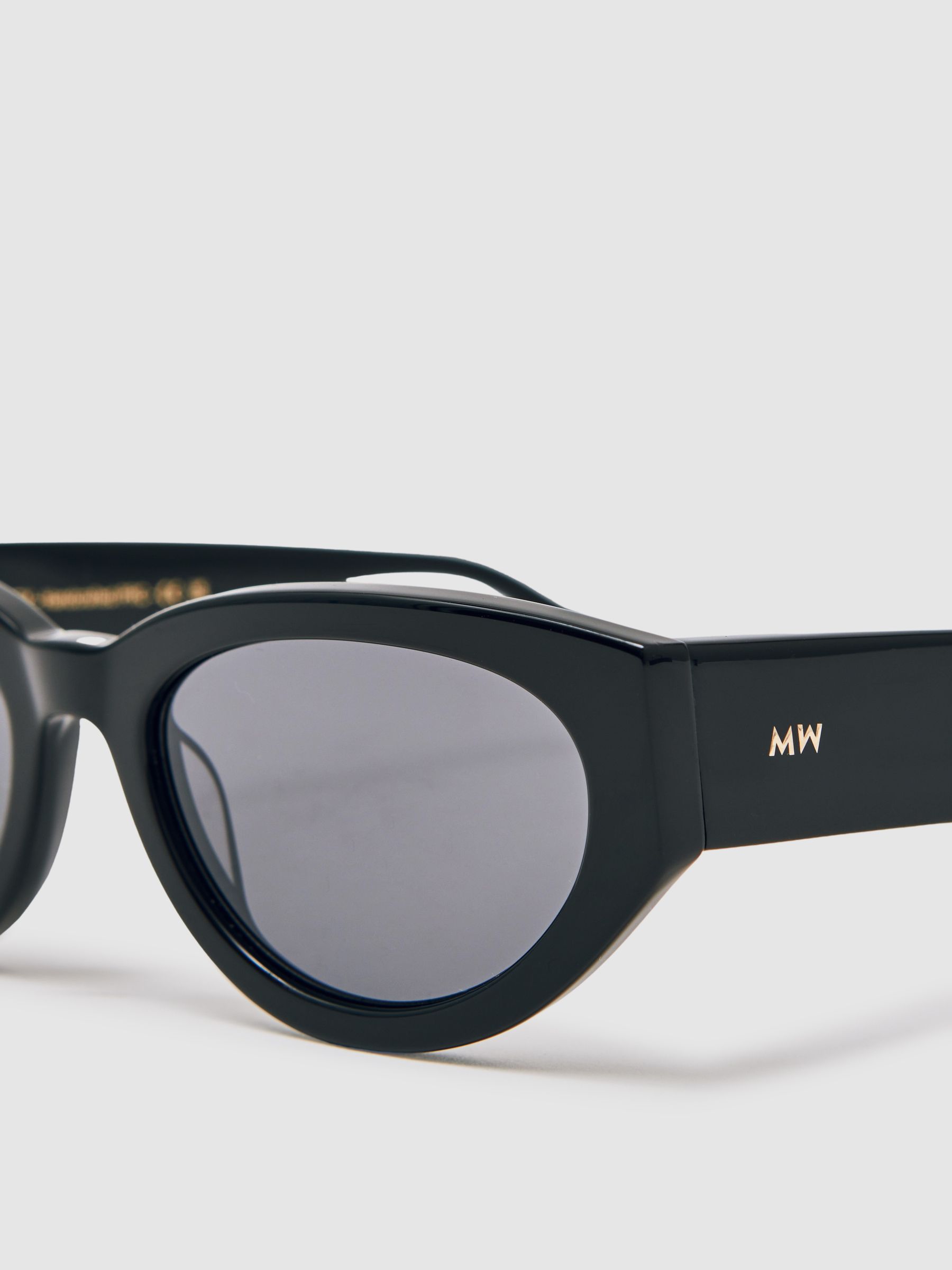 MESSYWEEKEND Oval Frame Sunglasses in Black - Image 5 of 5
