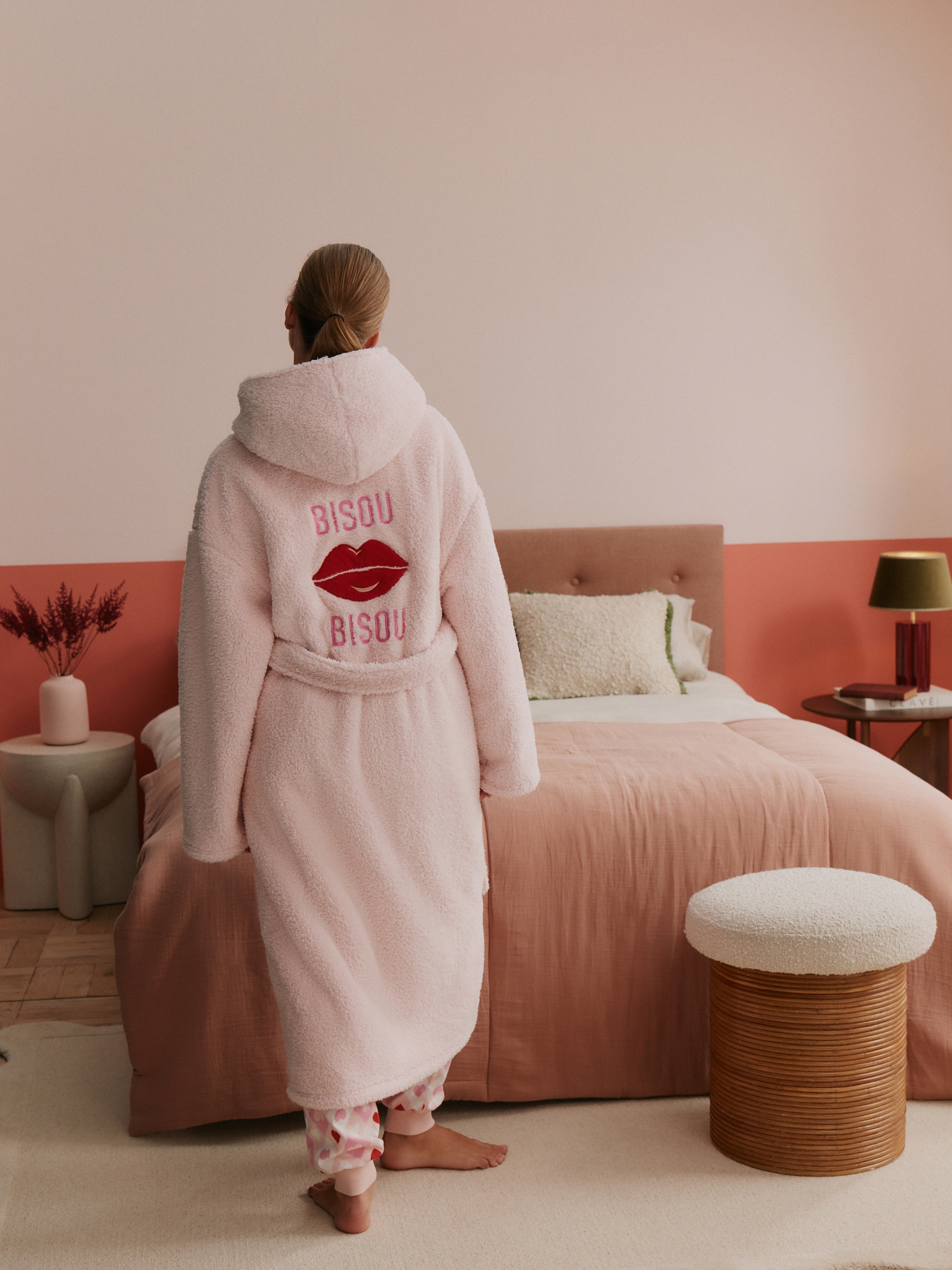 Pink Lips Cosy Robe - Image 3 of 5