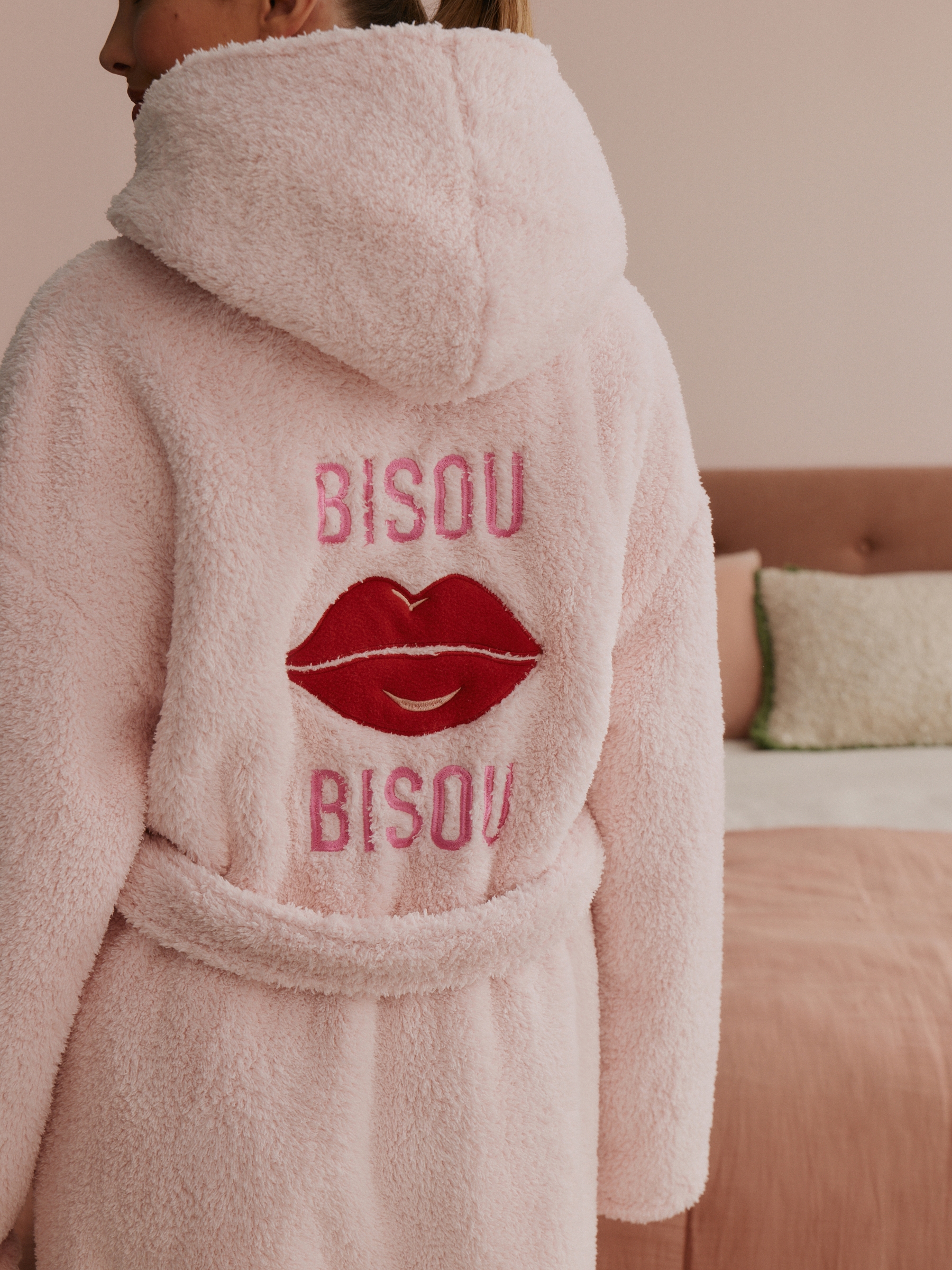 Pink Lips Cosy Robe - Image 4 of 5