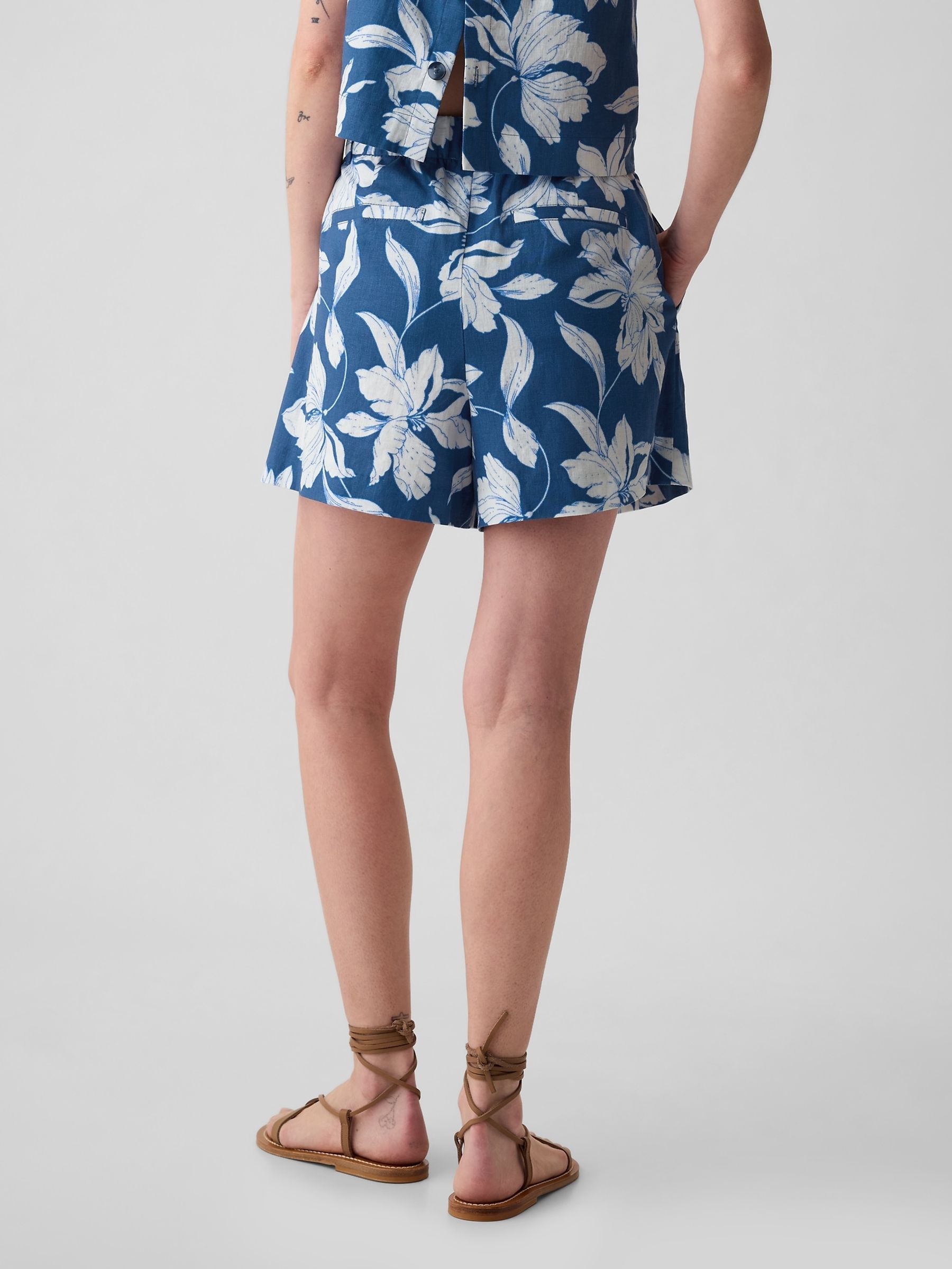 Blue Floral 4" Linen Cotton Everyday Shorts - Image 1 of 4