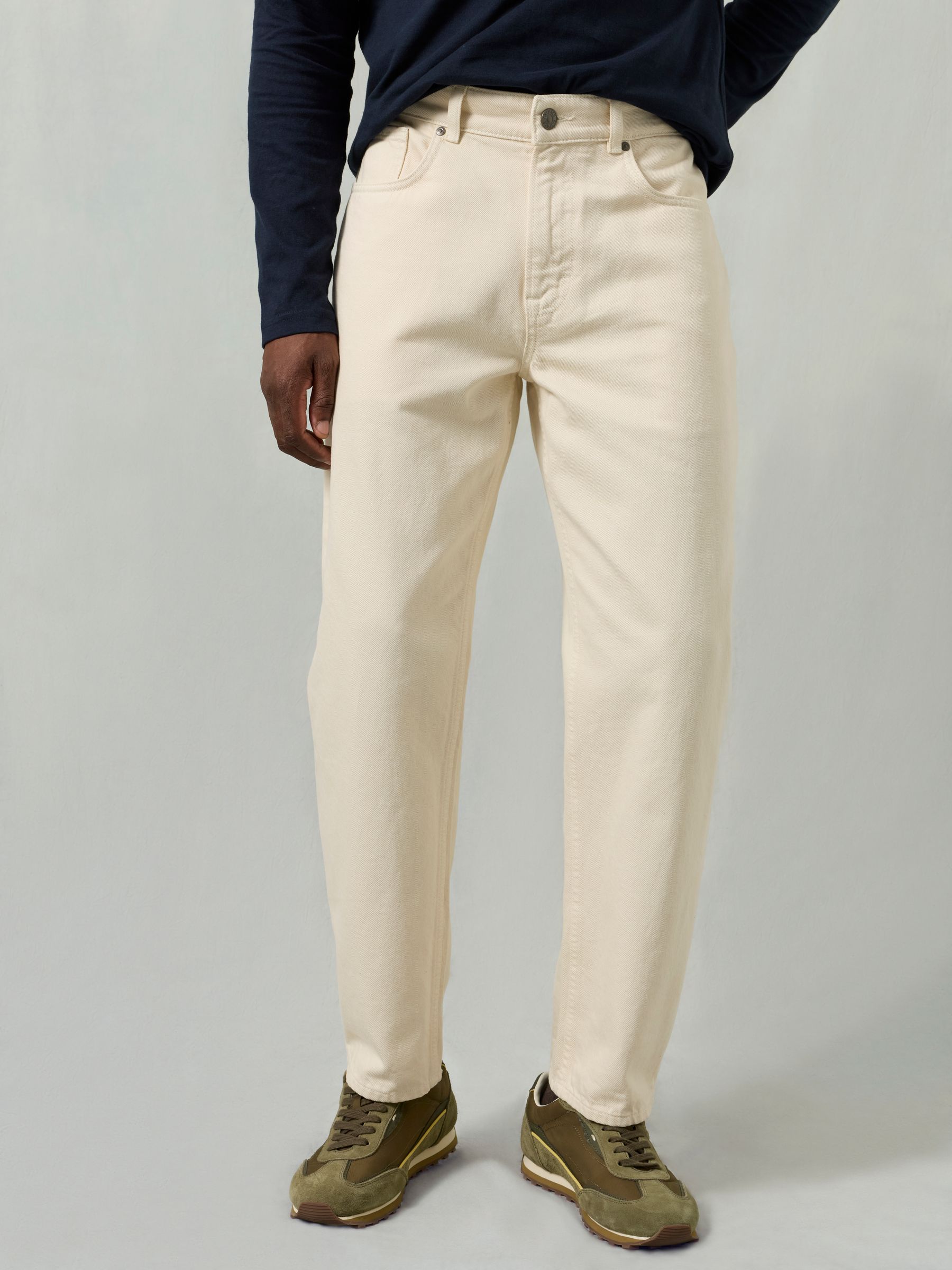 Tapered Jeans