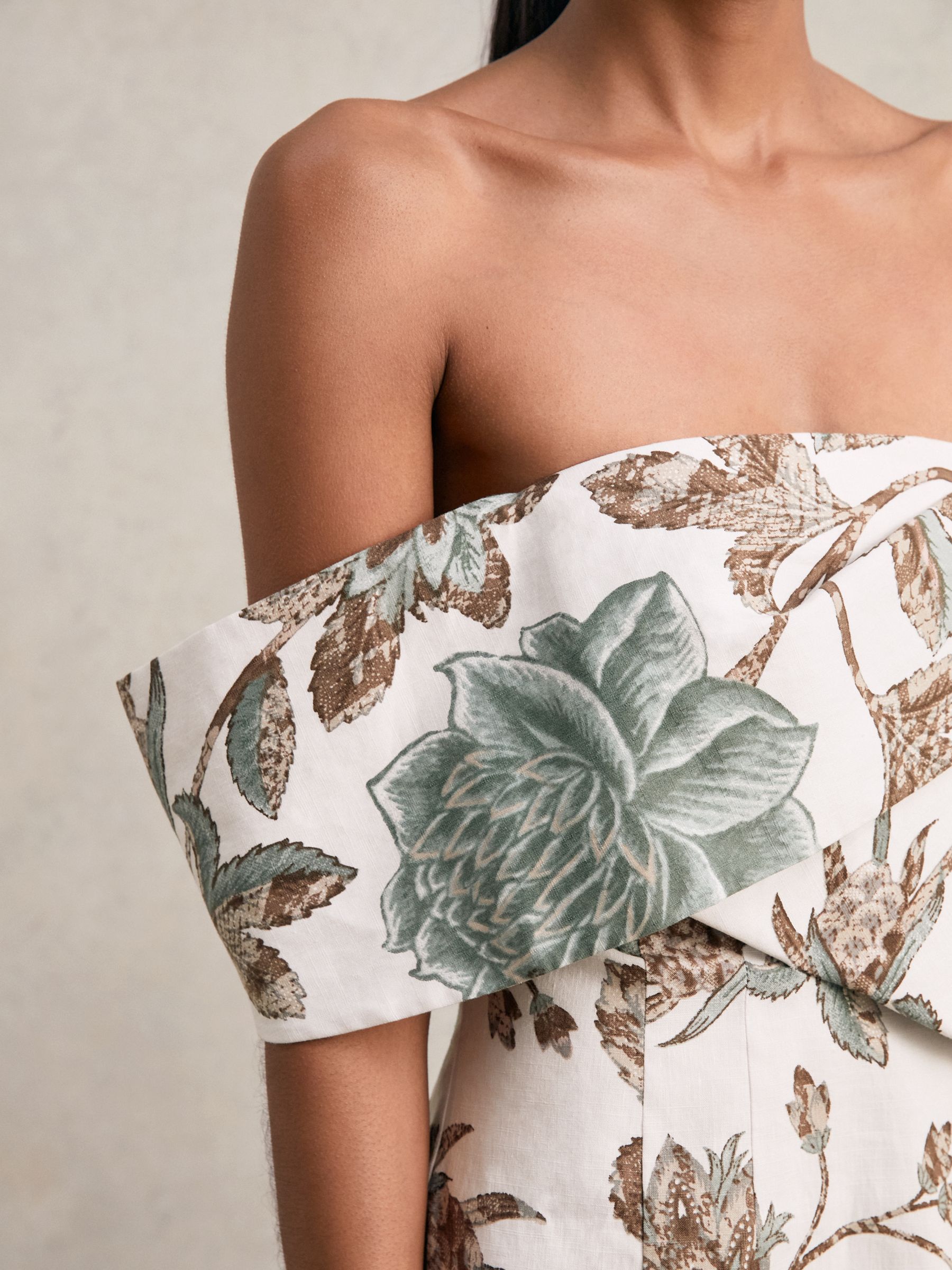 Sculpted Off-Shoulder Floral Mini Dress Linen-Cotton in Ivory - Image 5 of 6
