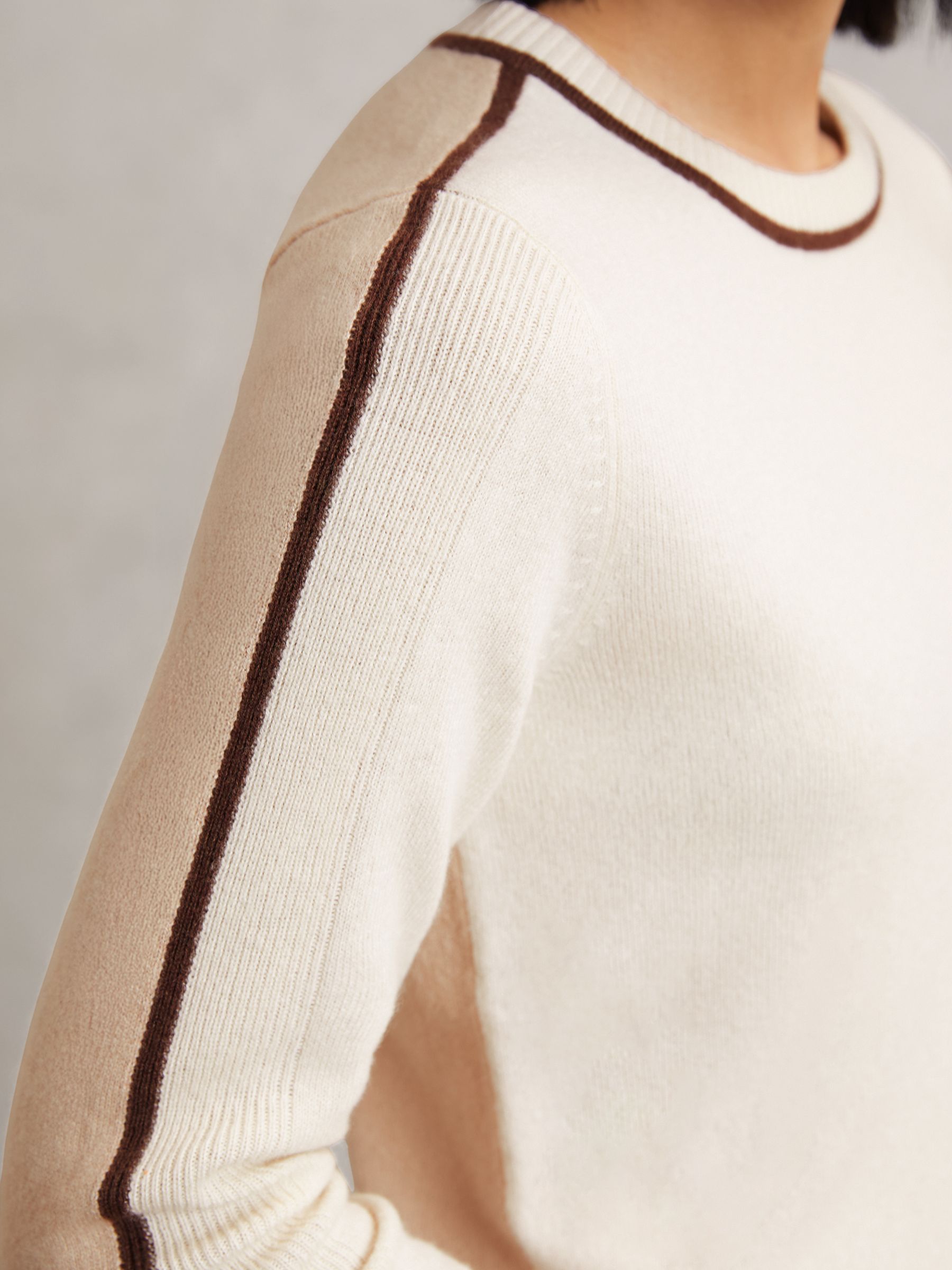 Wool-Blend Colour-Block Jumper With Cashmere in Cream/Neutral - Image 3 of 6