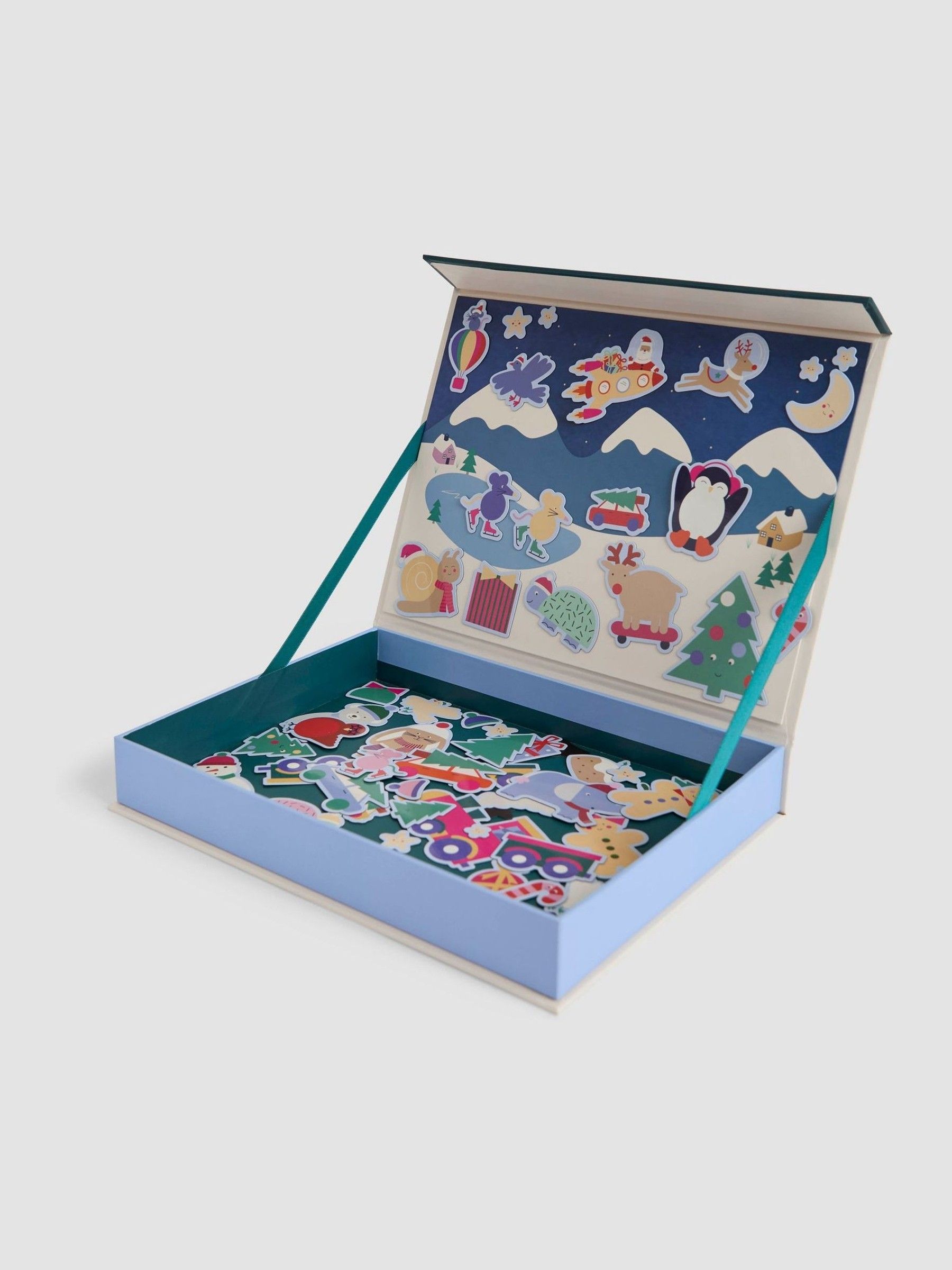 Magnetic Scene Game - Image 1 of 5