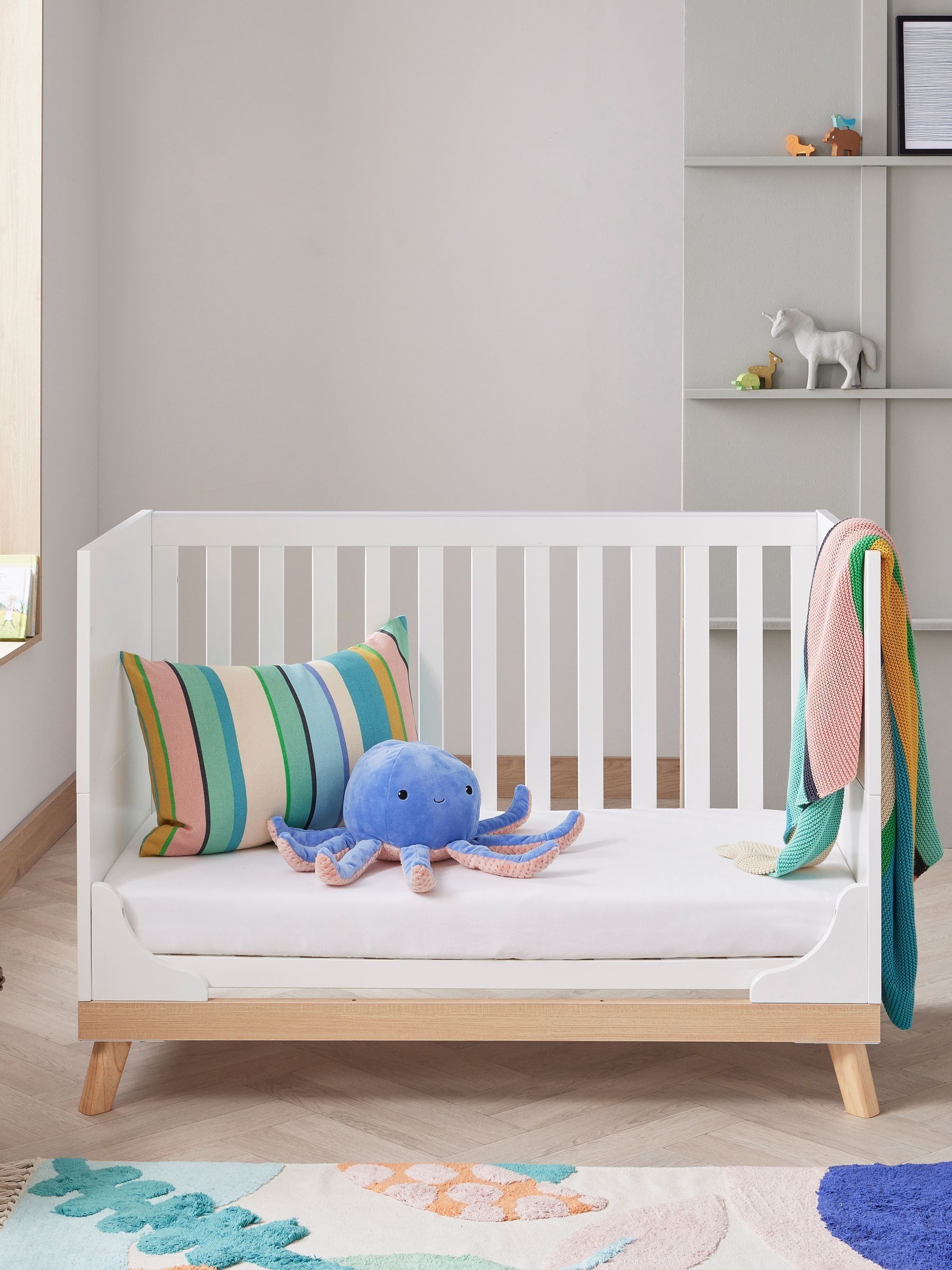 Babymore White Mona Mini Cot Bed - Image 3 of 4