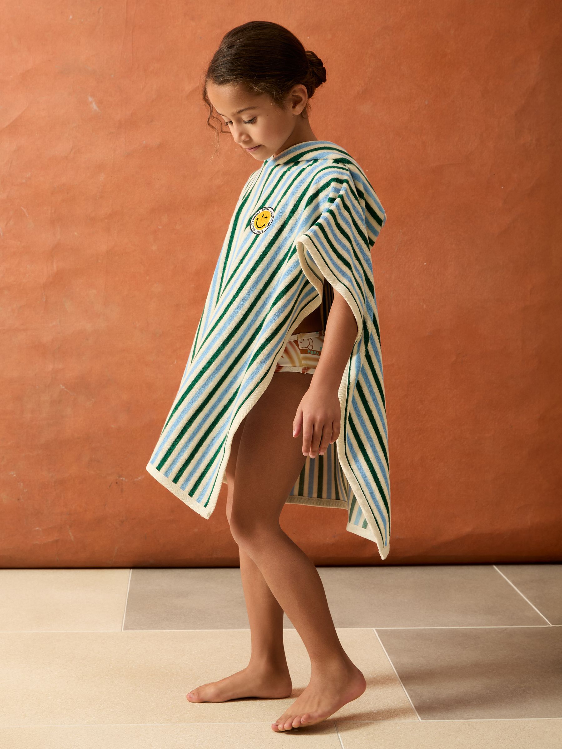 4-9 yrs SmileyWorld | Reiss Hooded Towel in Green/Blue/White - Image 1 of 6 4-9 yrs SmileyWorld | Reiss Hooded Towel in Green/Blue/White - Image 1 of 6