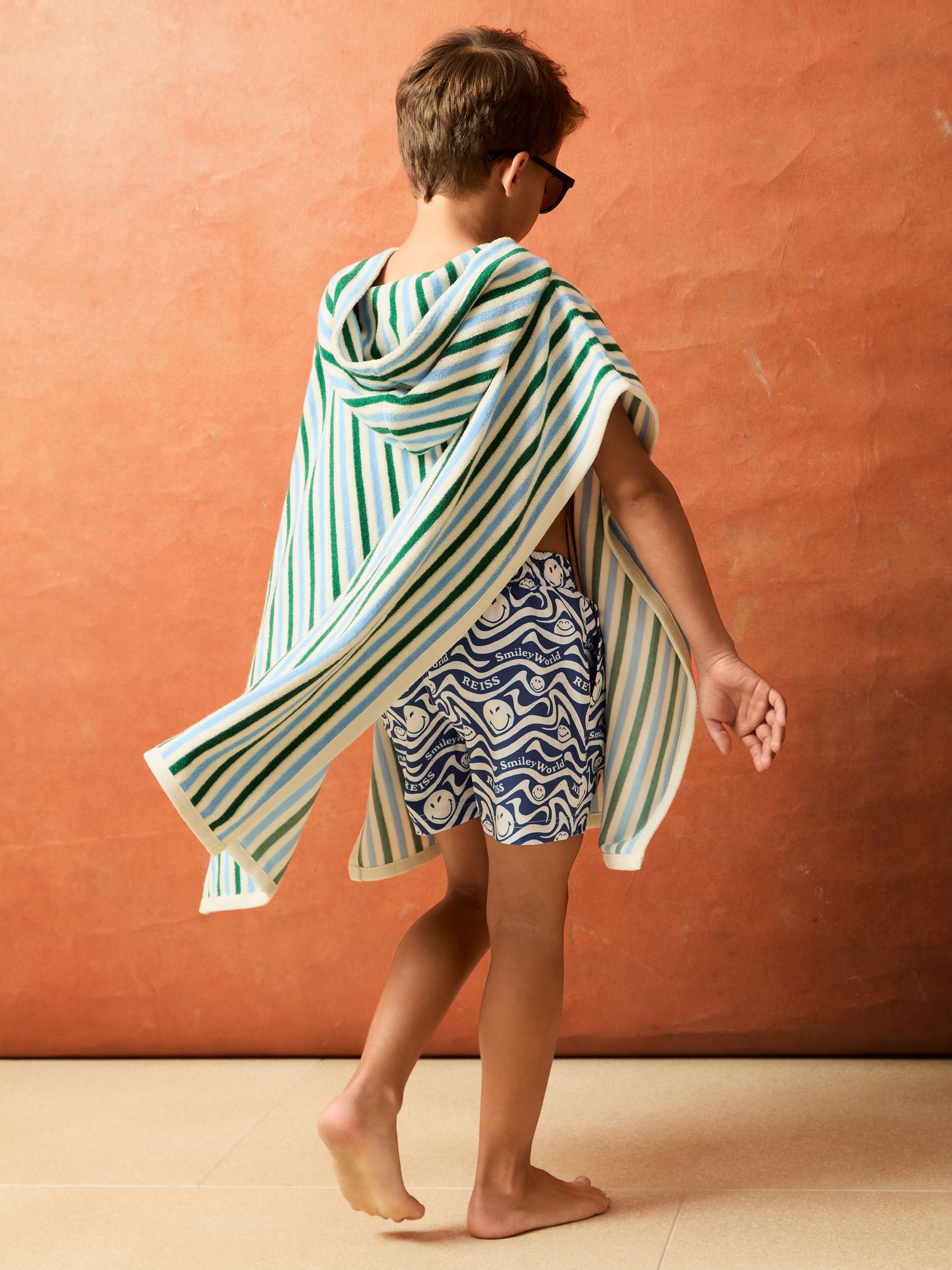 4-9 yrs SmileyWorld | Reiss Hooded Towel in Green/Blue/White - Image 4 of 6