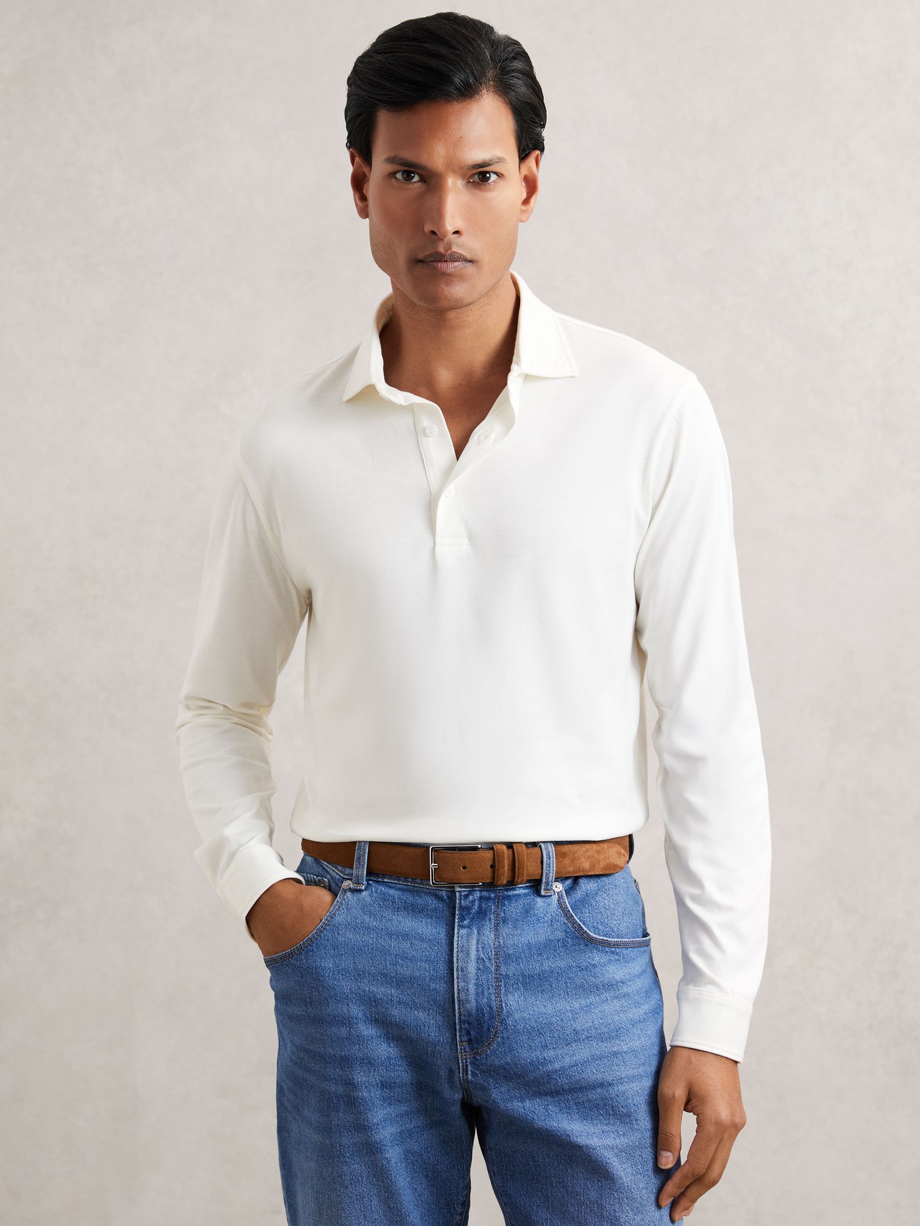 حزام شمواه Dante Suede من Reiss - صورة 2 من 4 حزام شمواه Dante Suede من Reiss - صورة 2 من 4