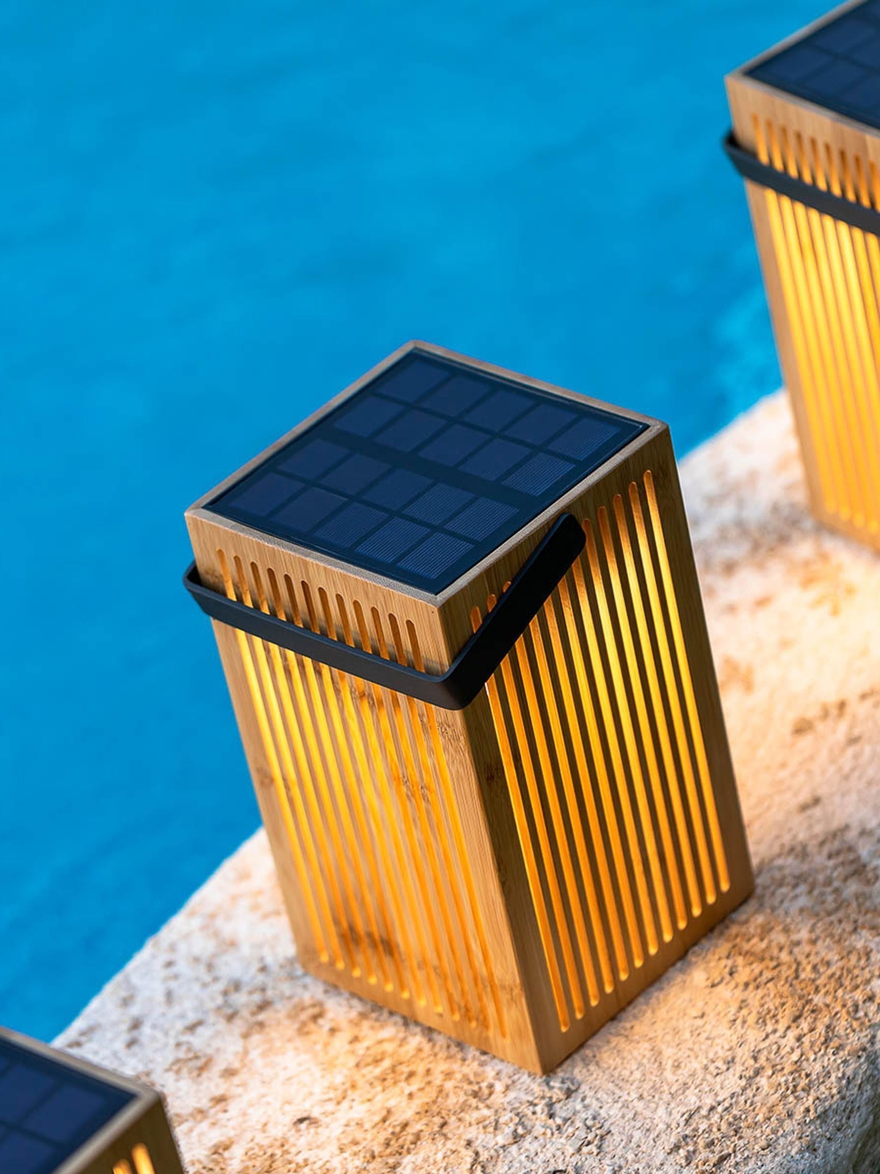 New Garden Brown Okinawa Cordless Portable Solar Lantern - Image 3 of 6