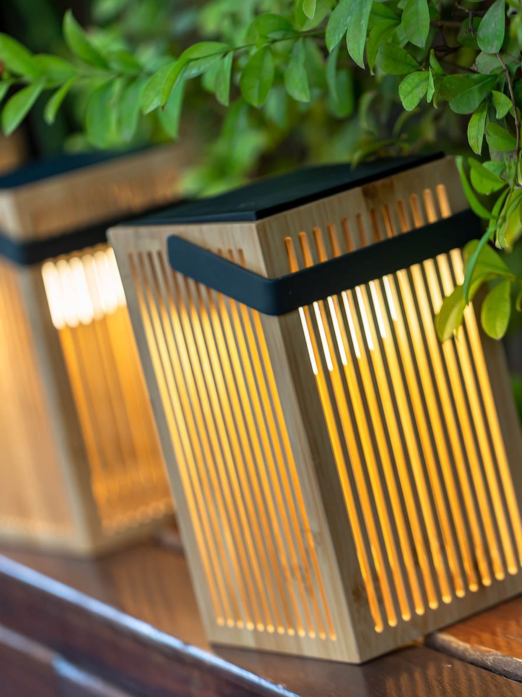 New Garden Brown Okinawa Cordless Portable Solar Lantern - Image 4 of 6