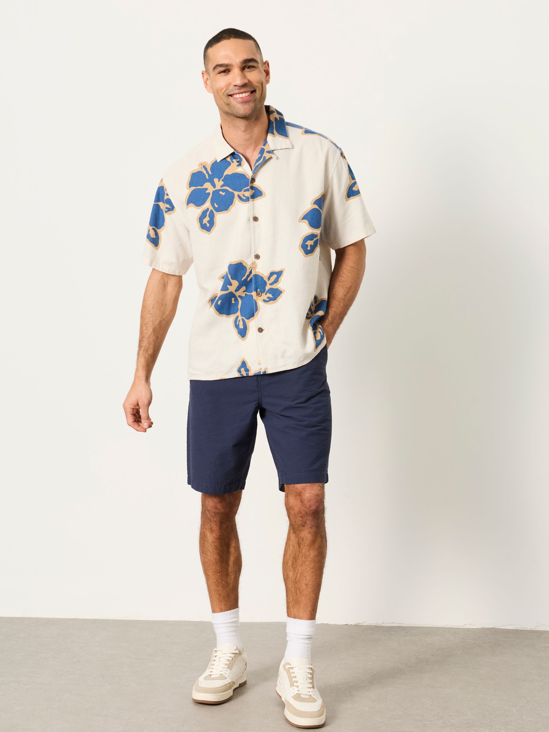 Natural Short Sleeve Relaxed Fit Large Hawaiian Floral Shirt - Image 3 of 6