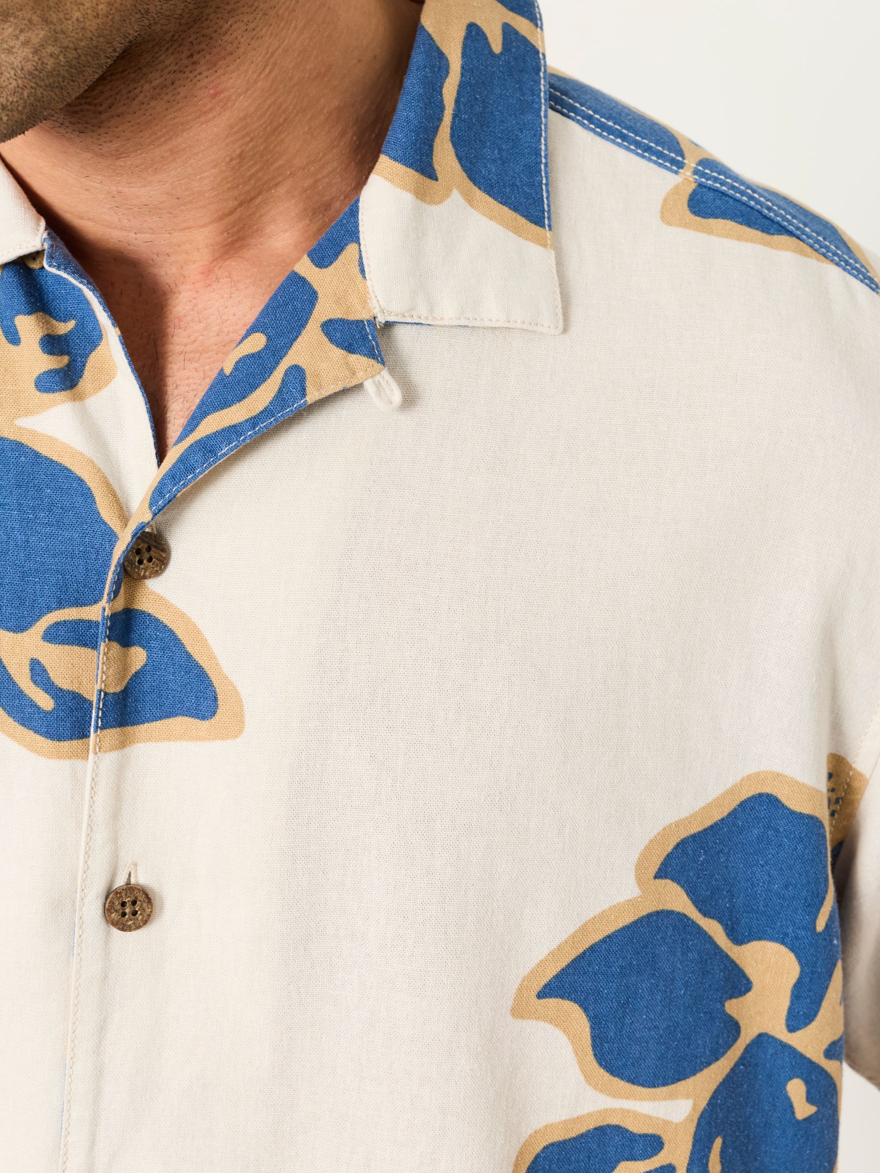 Natural Short Sleeve Relaxed Fit Large Hawaiian Floral Shirt - Image 4 of 6