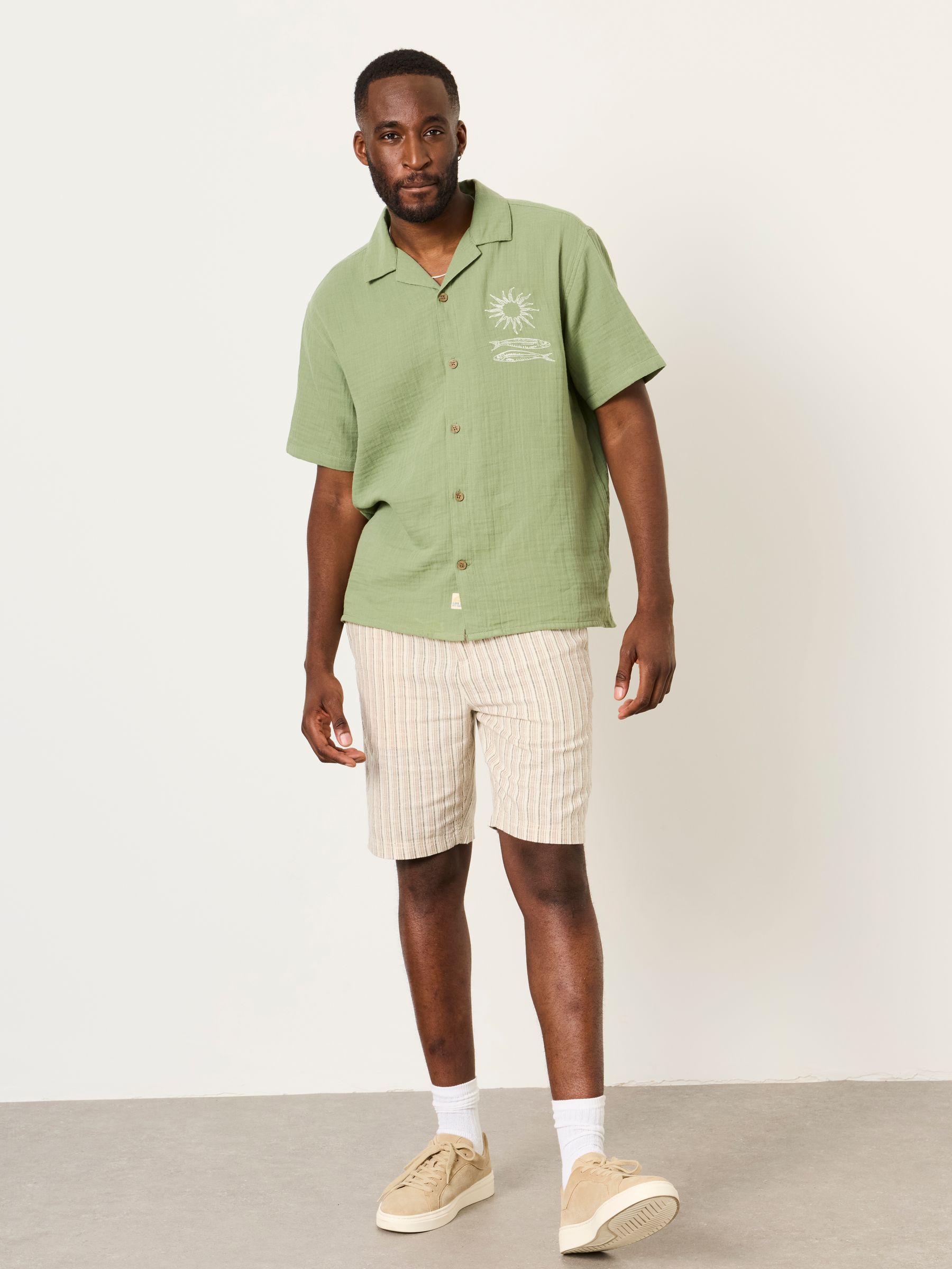 Green Short Sleeve Relaxed Fit Oliva Placement Embroidery Shirt - Image 3 of 7