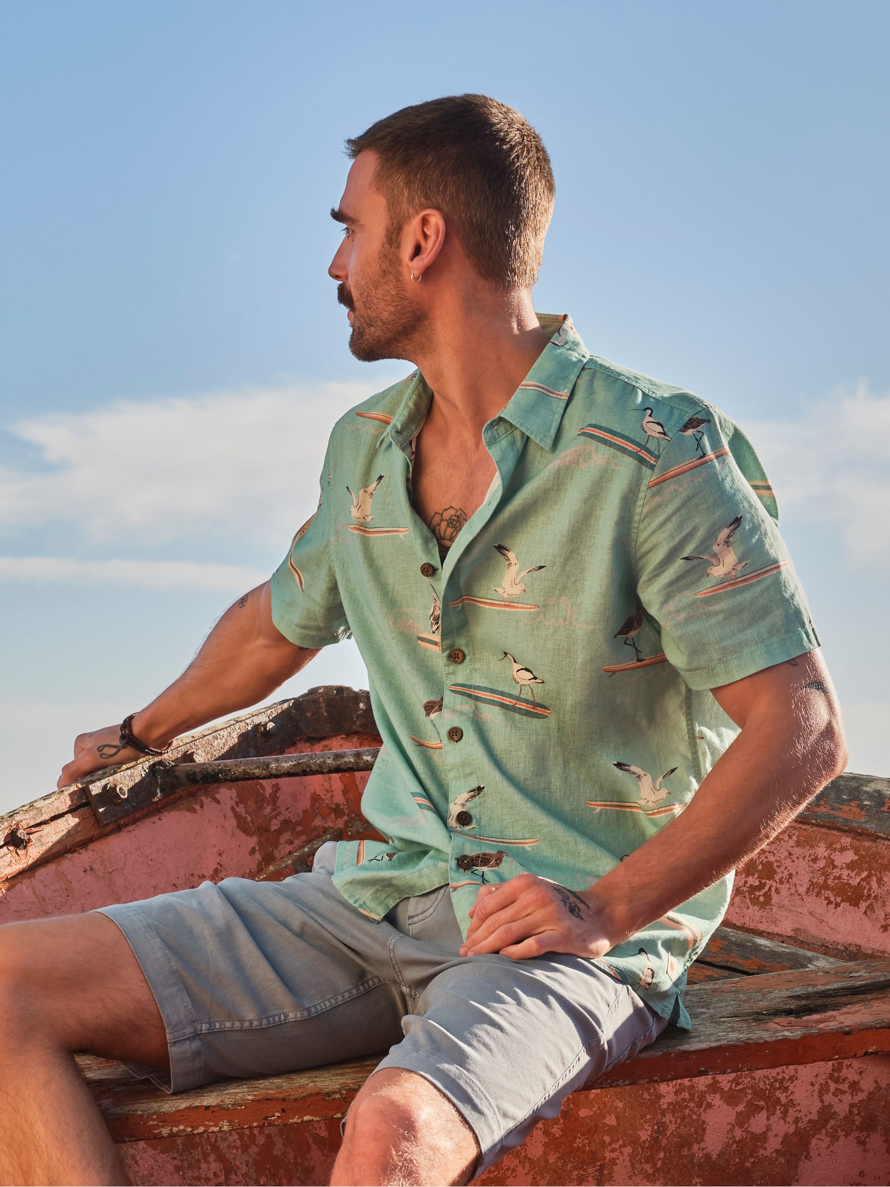 Light Teal Short Sleeve Relaxed Fit Bird Print Shirt - Image 2 of 8