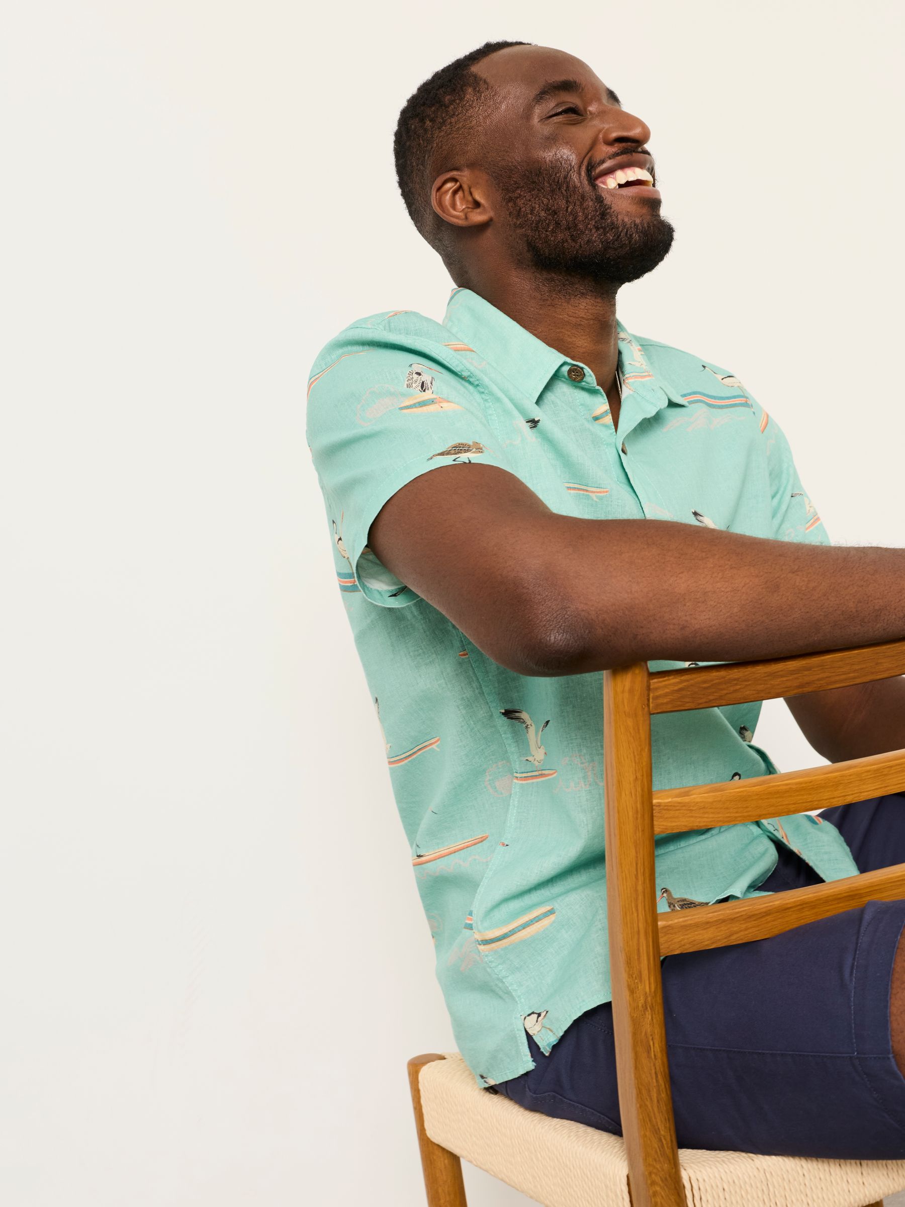 Light Teal Short Sleeve Relaxed Fit Bird Print Shirt - Image 7 of 8
