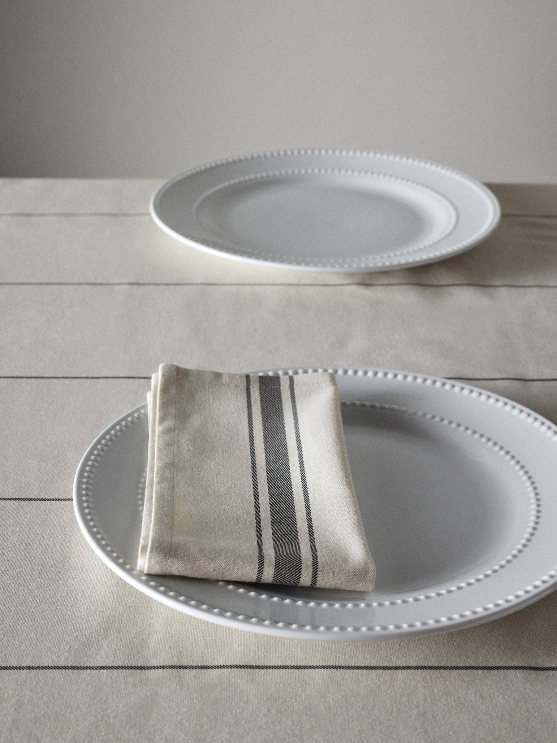 Tablecloth and 4 Pack Napkins Set Natural - Image 5 of 6