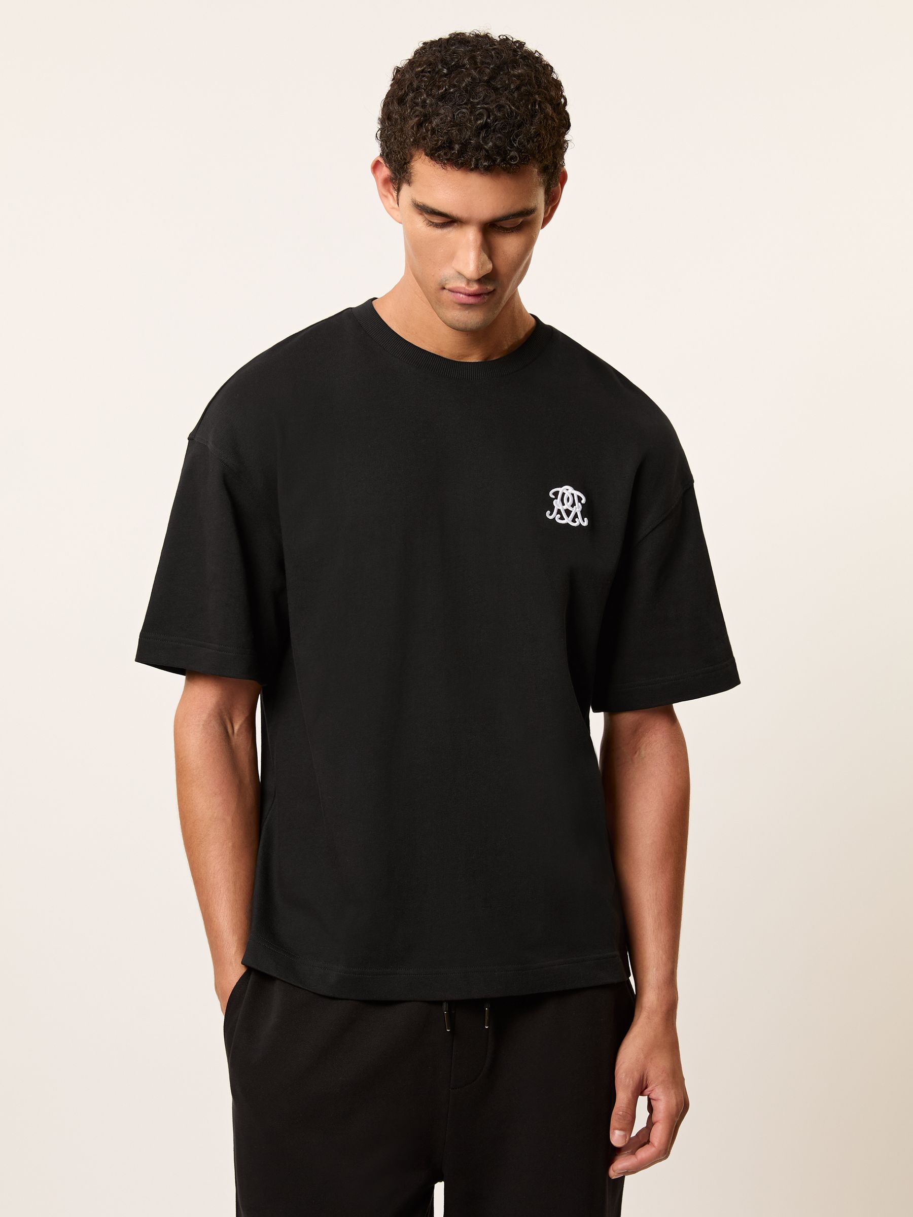 T-Shirt in Black - Image 3 of 6