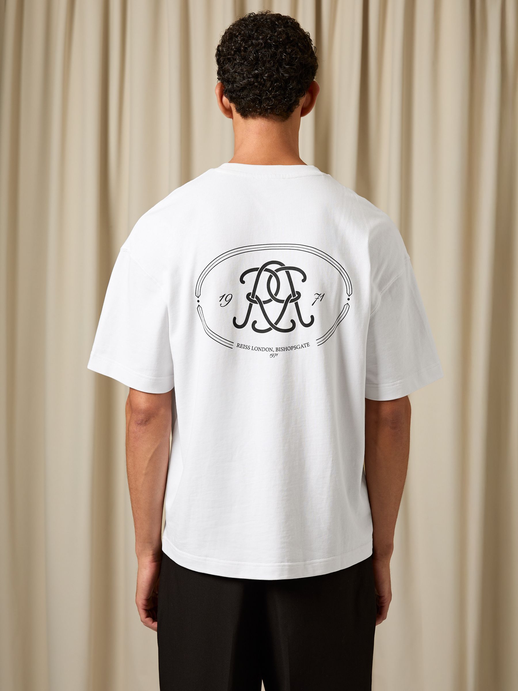 T-Shirt in White - Image 5 of 6