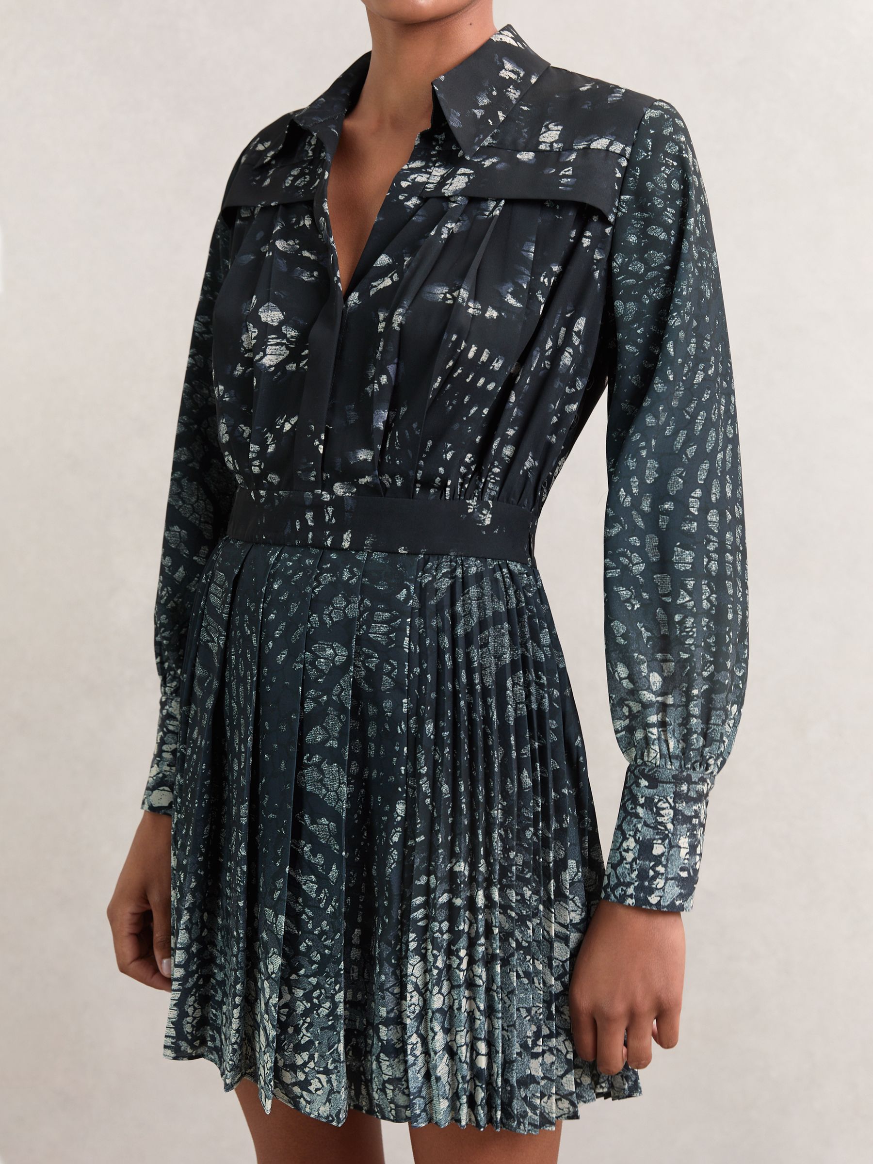 Printed Pleated Shirt Dress in Navy - Image 4 of 6