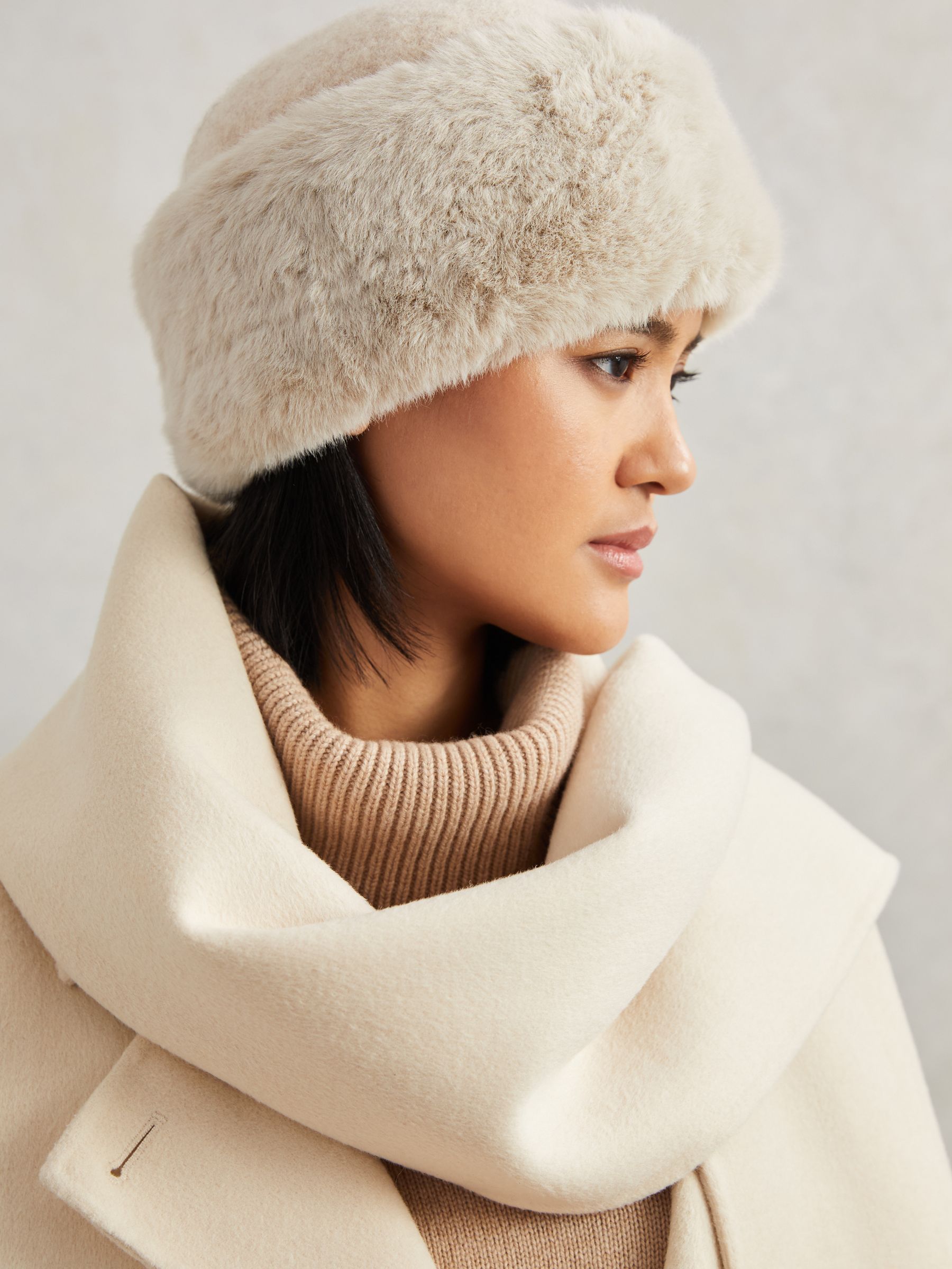 Faux Fur Hat in Off White - Image 2 of 5
