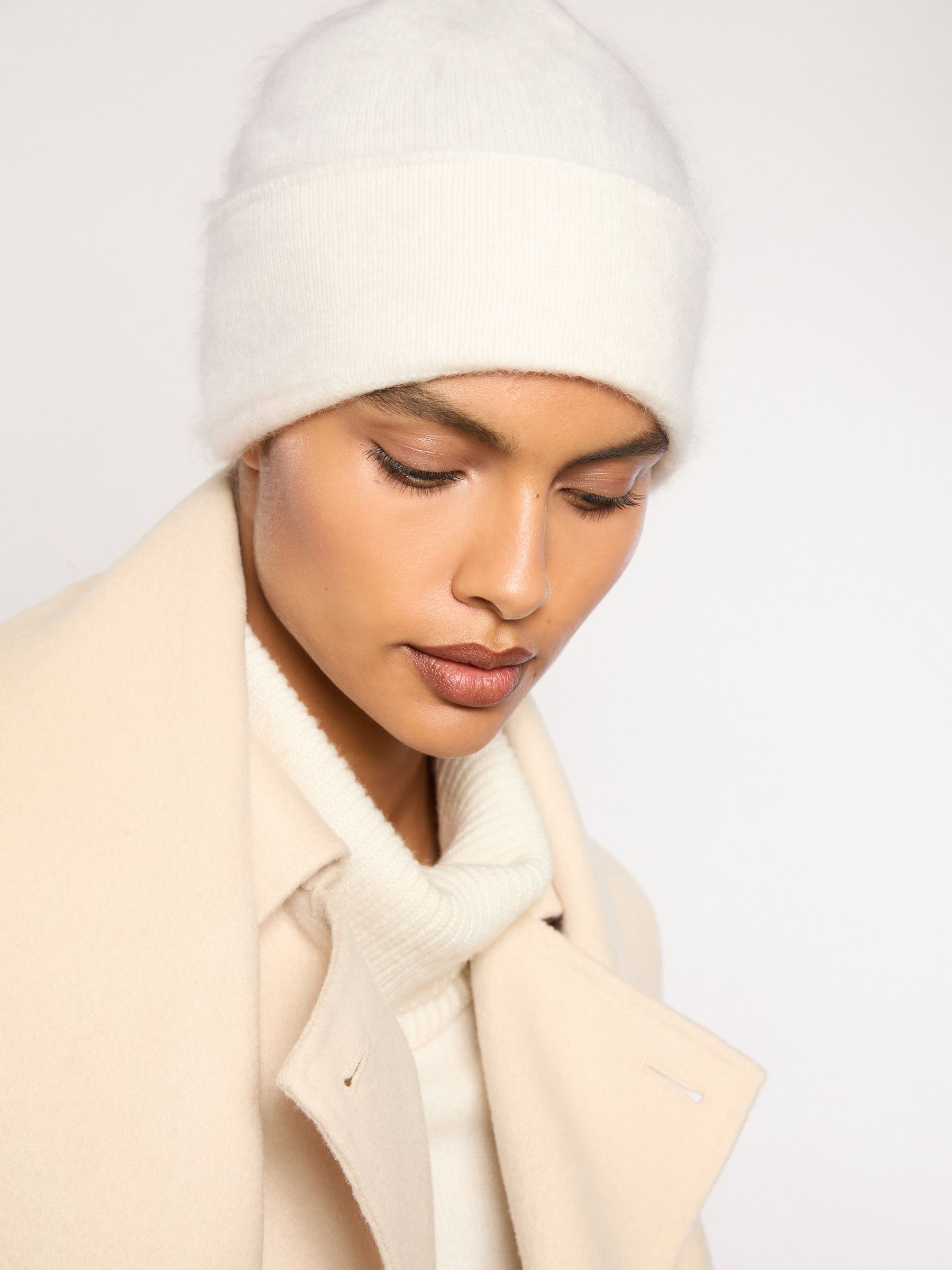 100% Cashmere Beanie in Cream - Image 2 of 5