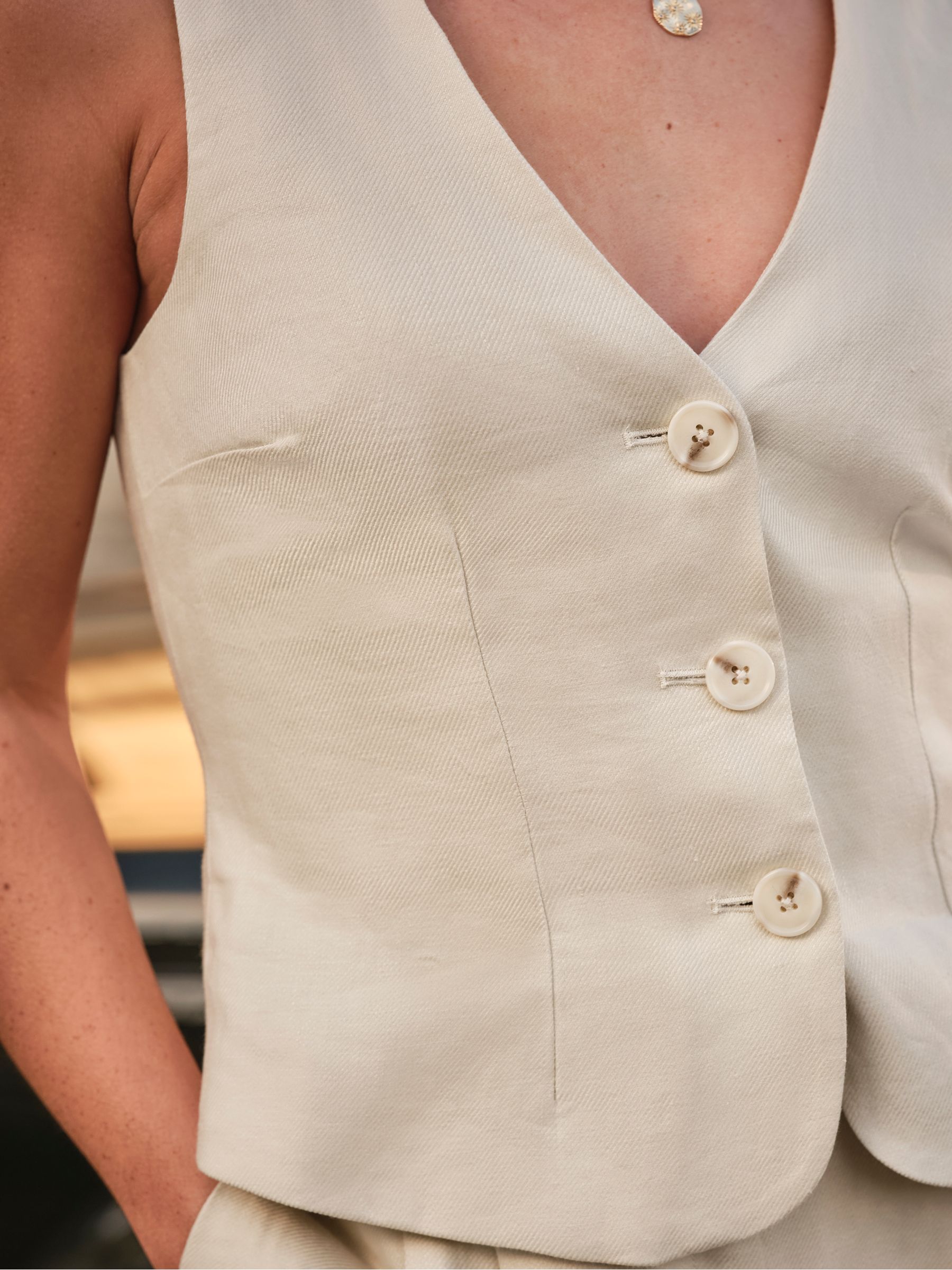 Kiley Ivory Regular Linen Waistcoat - Image 2 of 7