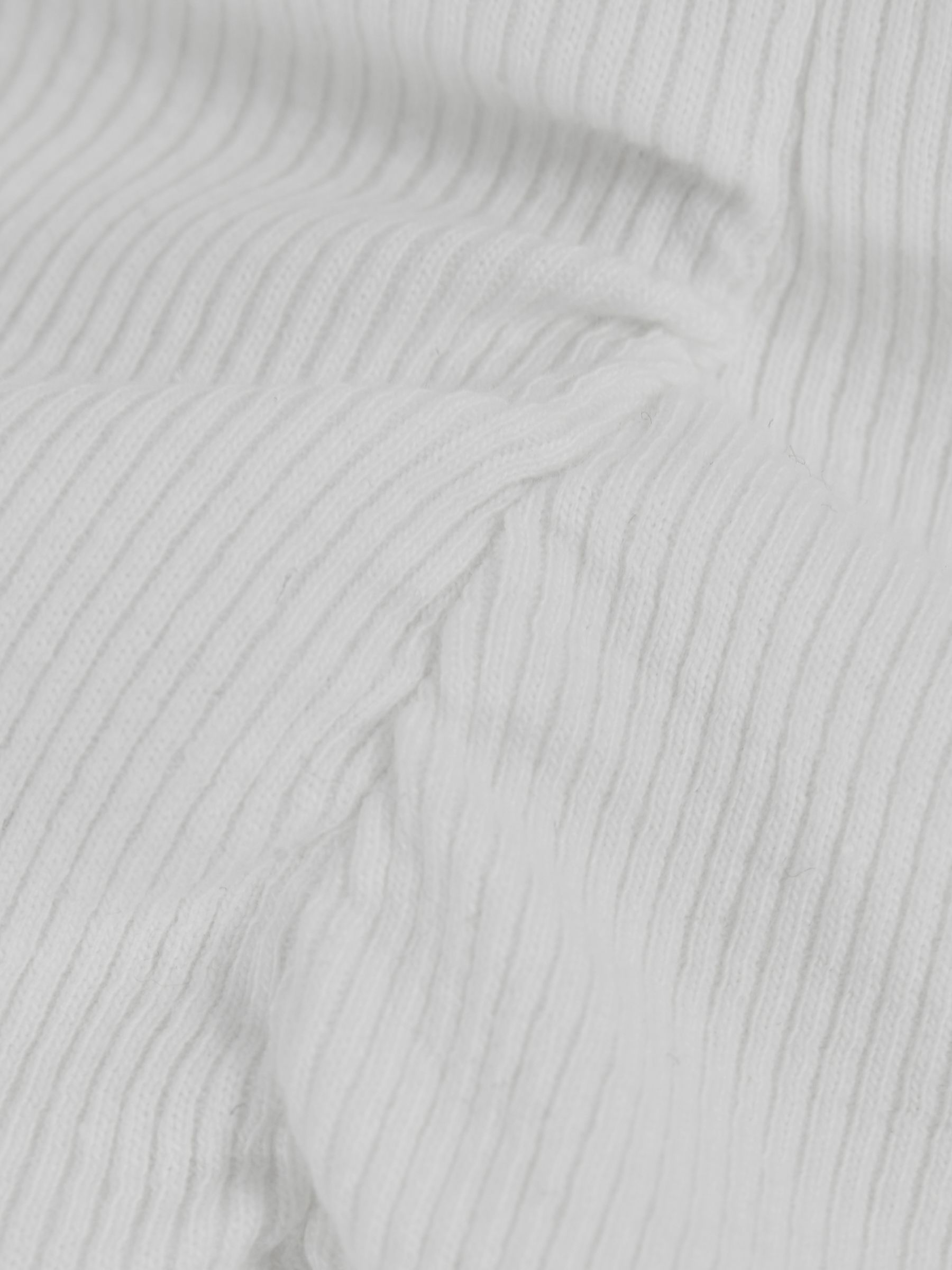 Jemně žebrovaný vestový top s volány v bílé barvě - Obrázek 6 z 6