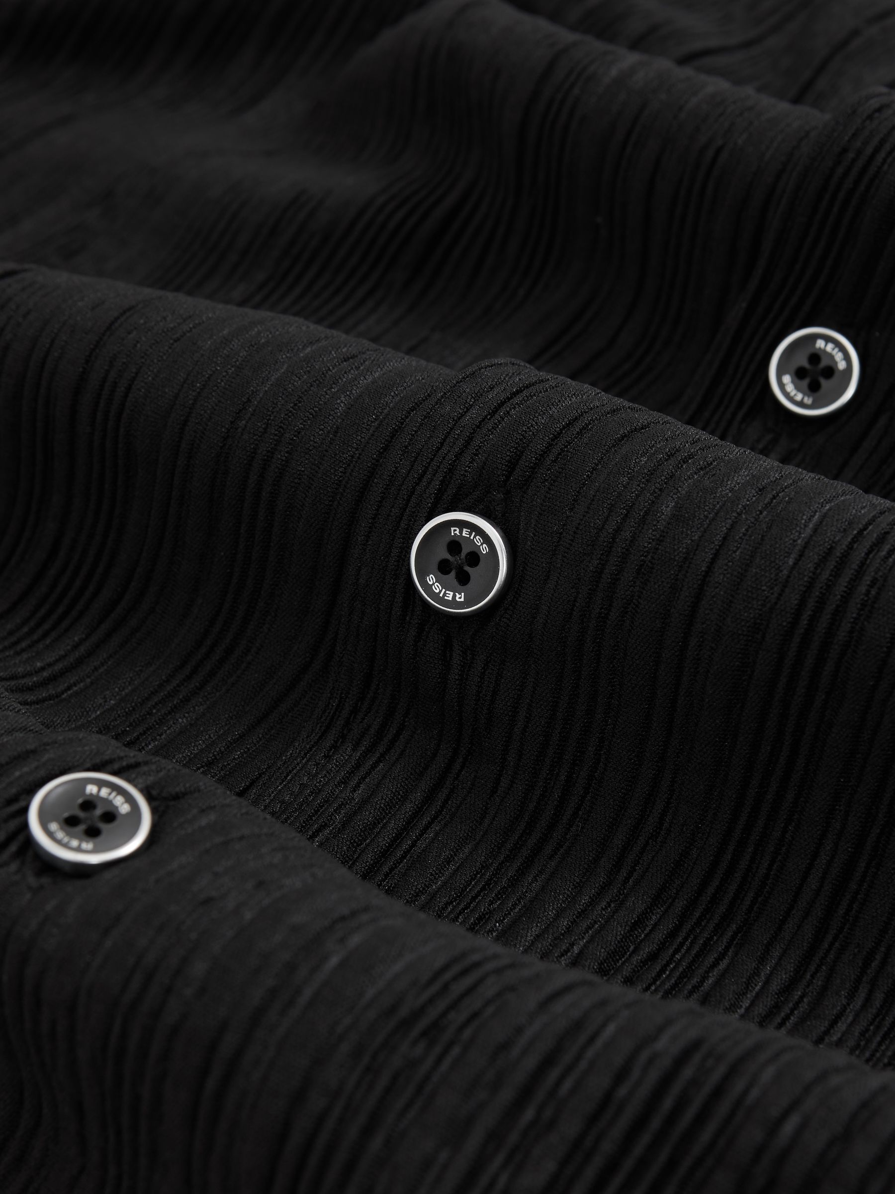 Plissé Cuban-Collar Long-Sleeve Shirt in Black - Image 6 of 6