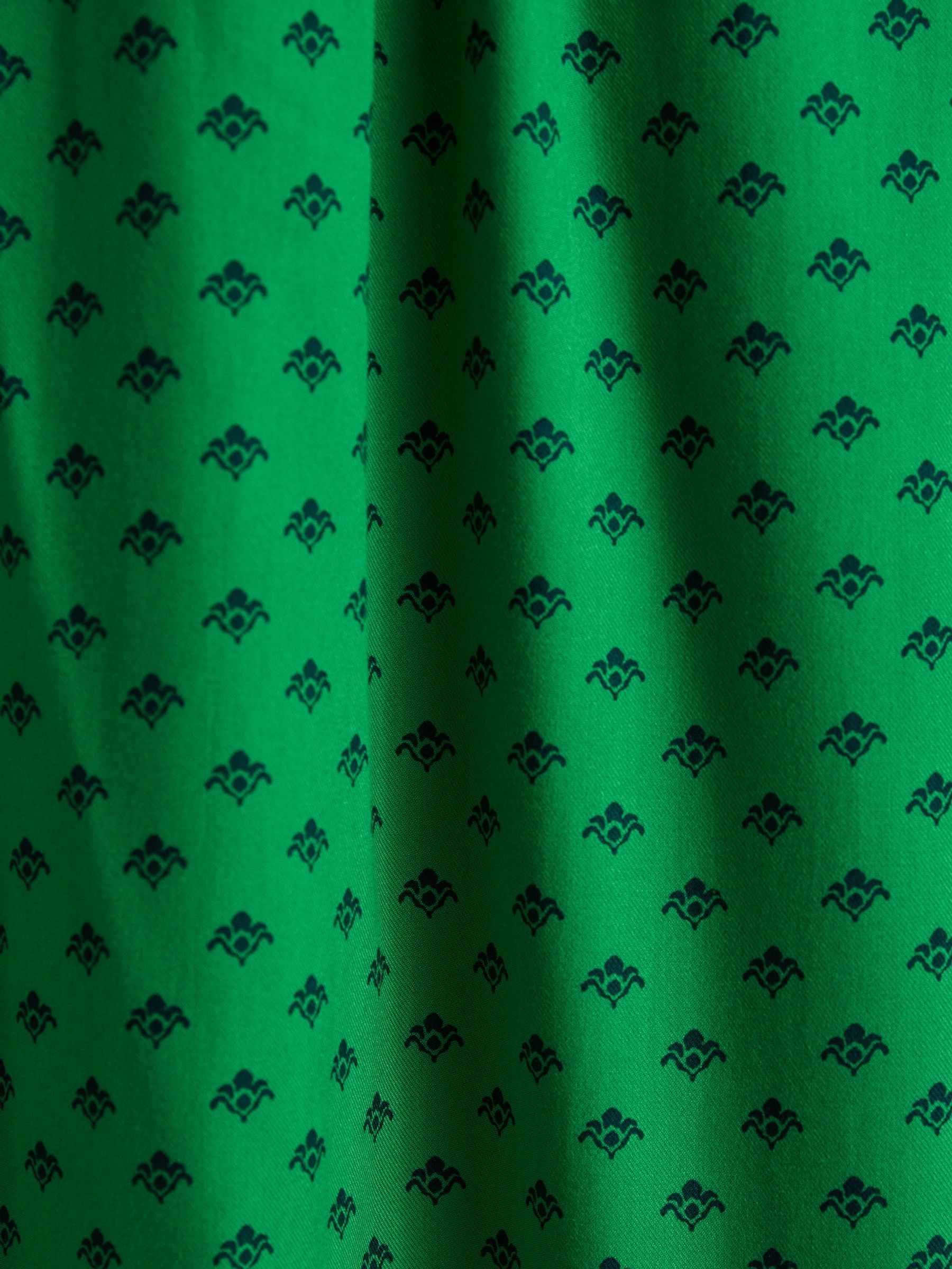 Liliana Green Foulard Print Shirred V-Neck Midi Dress - Image 9 of 10