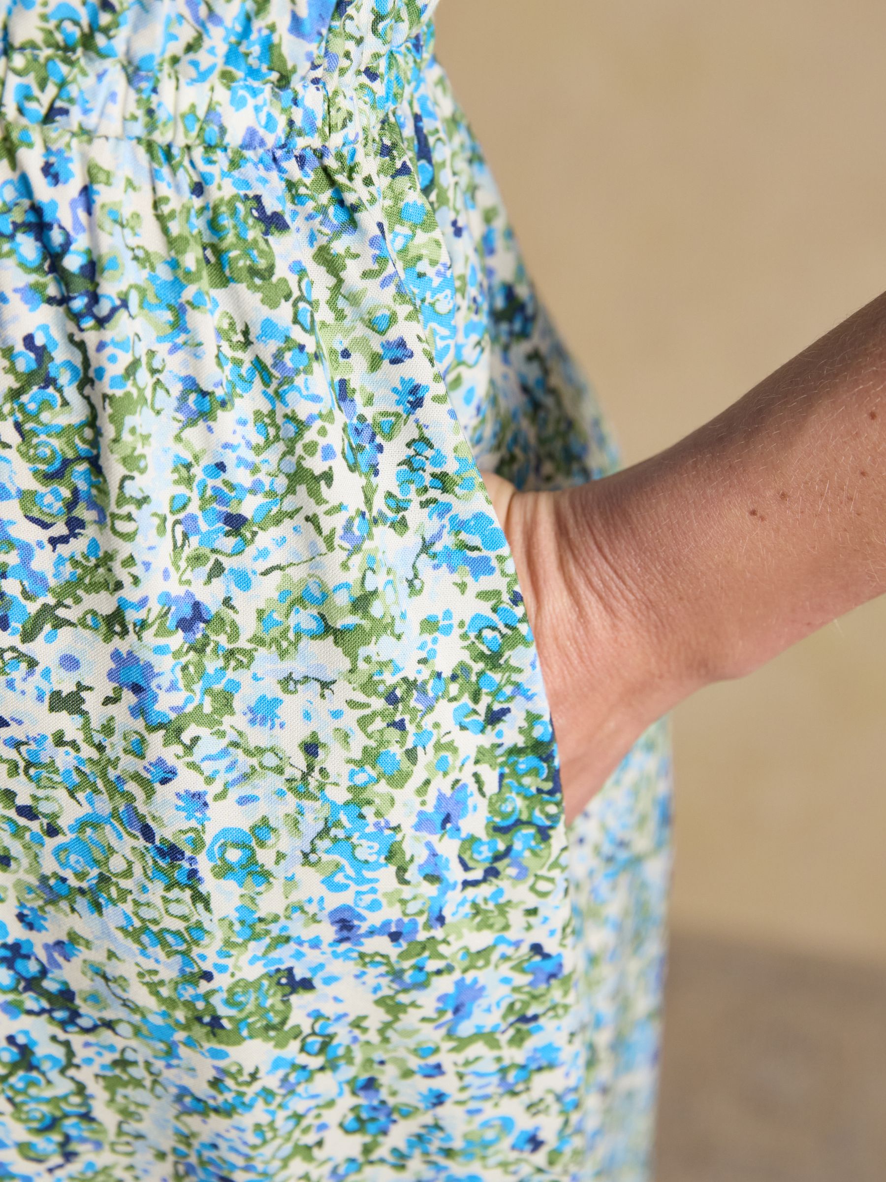 Adele Green Ditsy V-Neck Short Sleeve Midi Dress - Image 4 of 8