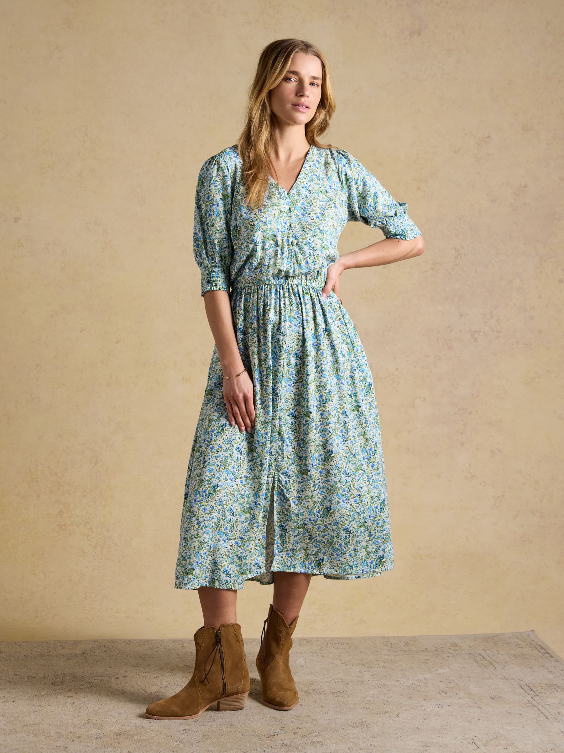 Adele Green Ditsy V-Neck Short Sleeve Midi Dress - Image 5 of 8