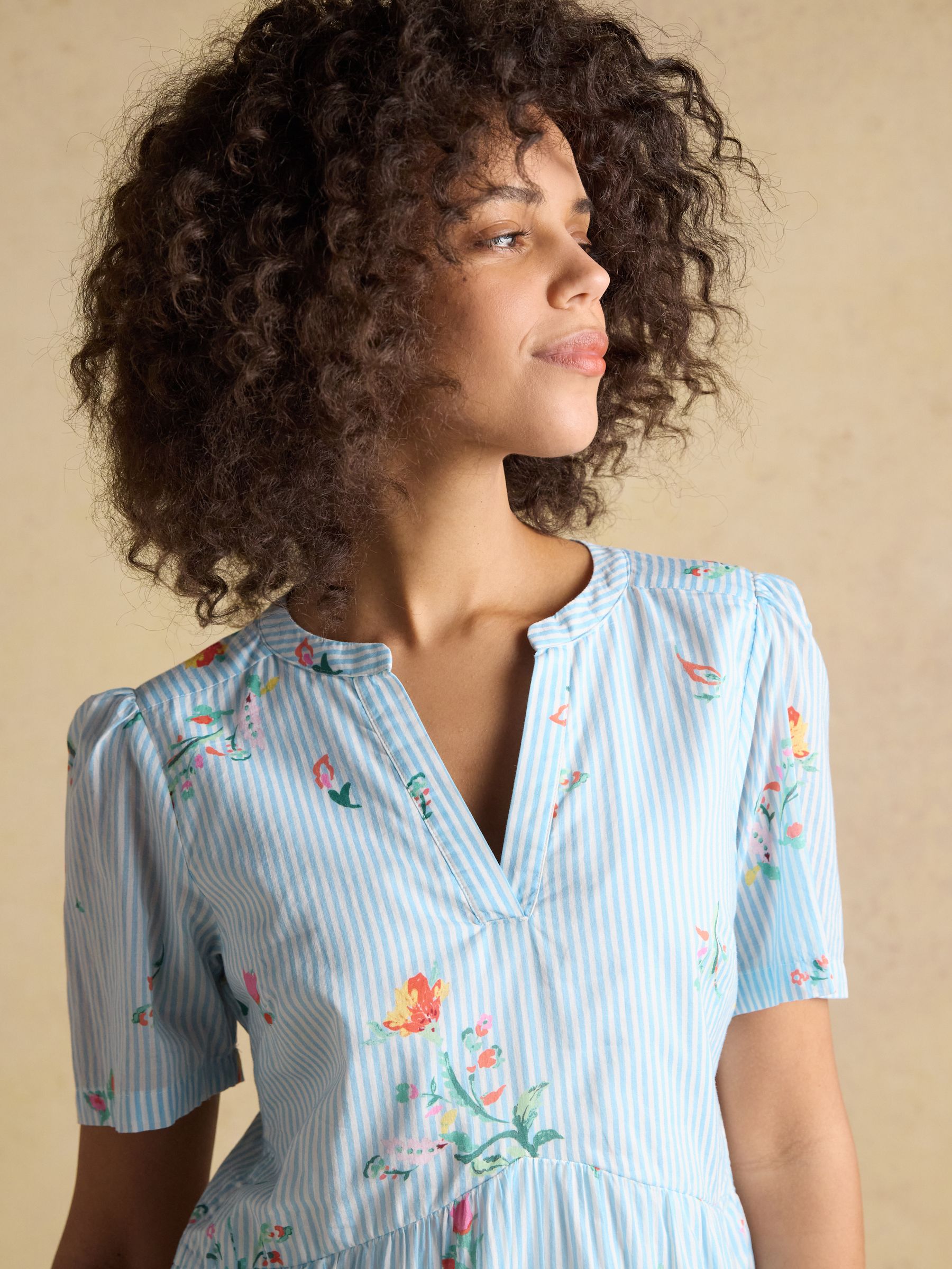 Ariella Blue Floral Cotton Tiered Knee Short Summer Dress - Image 3 of 8