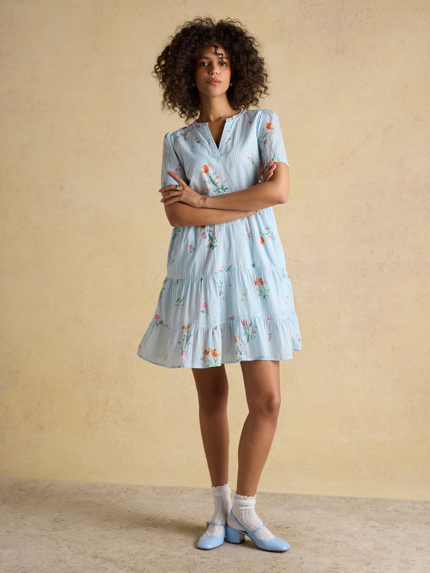 Ariella Blue Floral Cotton Tiered Knee Short Summer Dress - Image 5 of 8