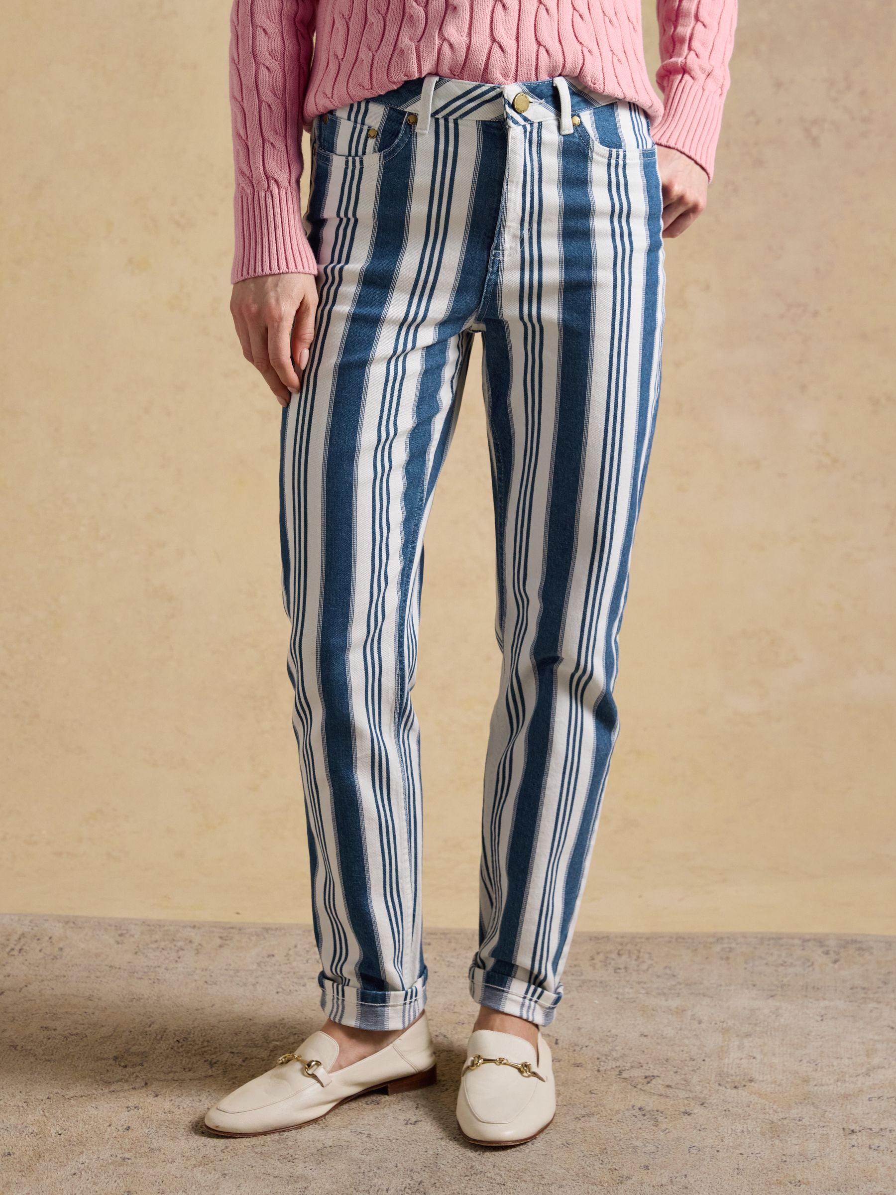 Straight Fit