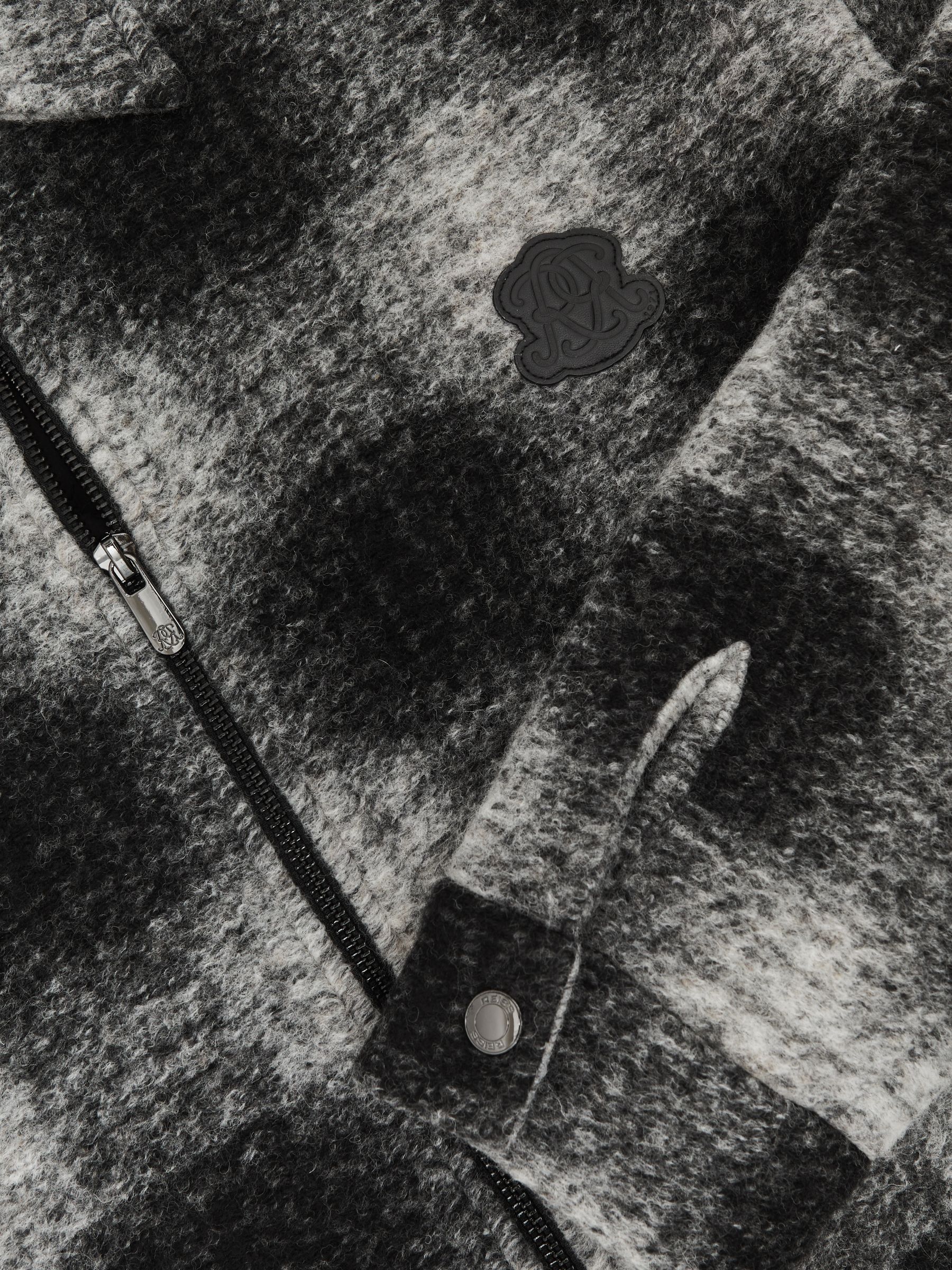Shirt in Black/White - Image 6 of 6