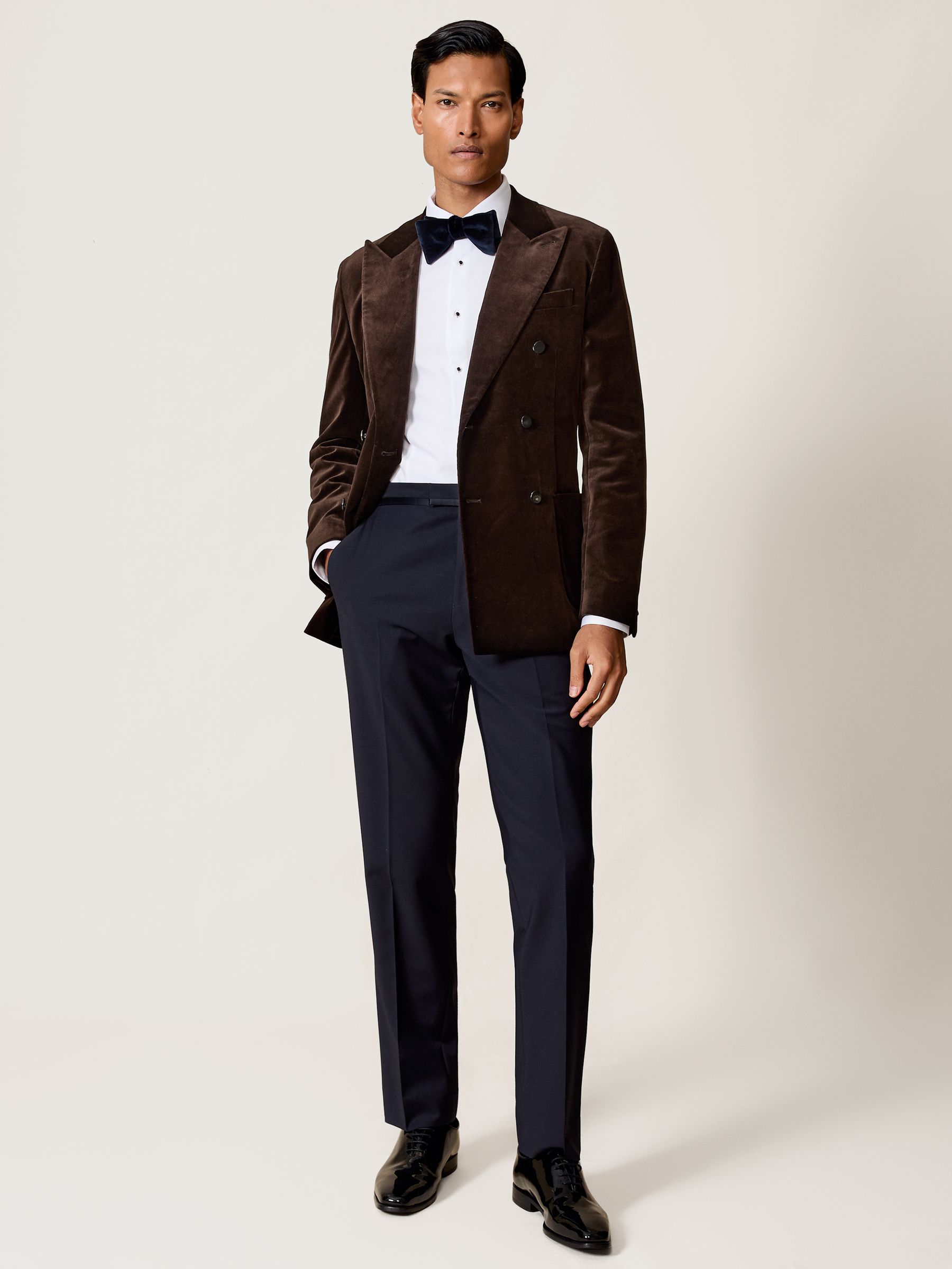 Double-Breasted Velvet Blazer Tailored-Fit in Chocolate Brown - Image 3 of 7