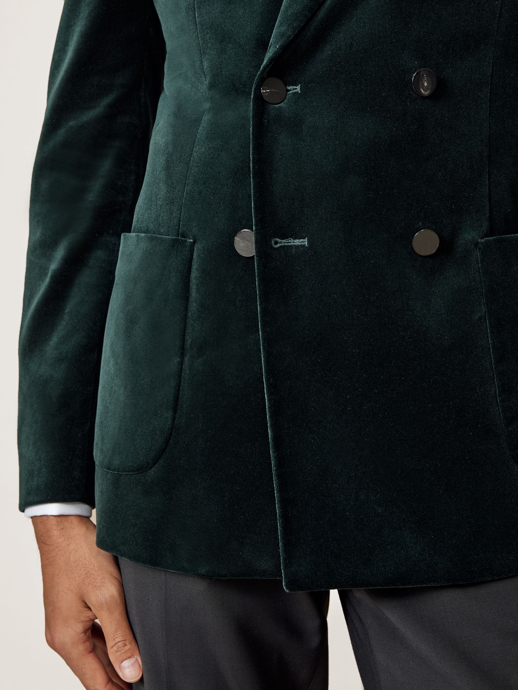 Double-Breasted Velvet Blazer Tailored-Fit in Emerald Green - Image 3 of 10